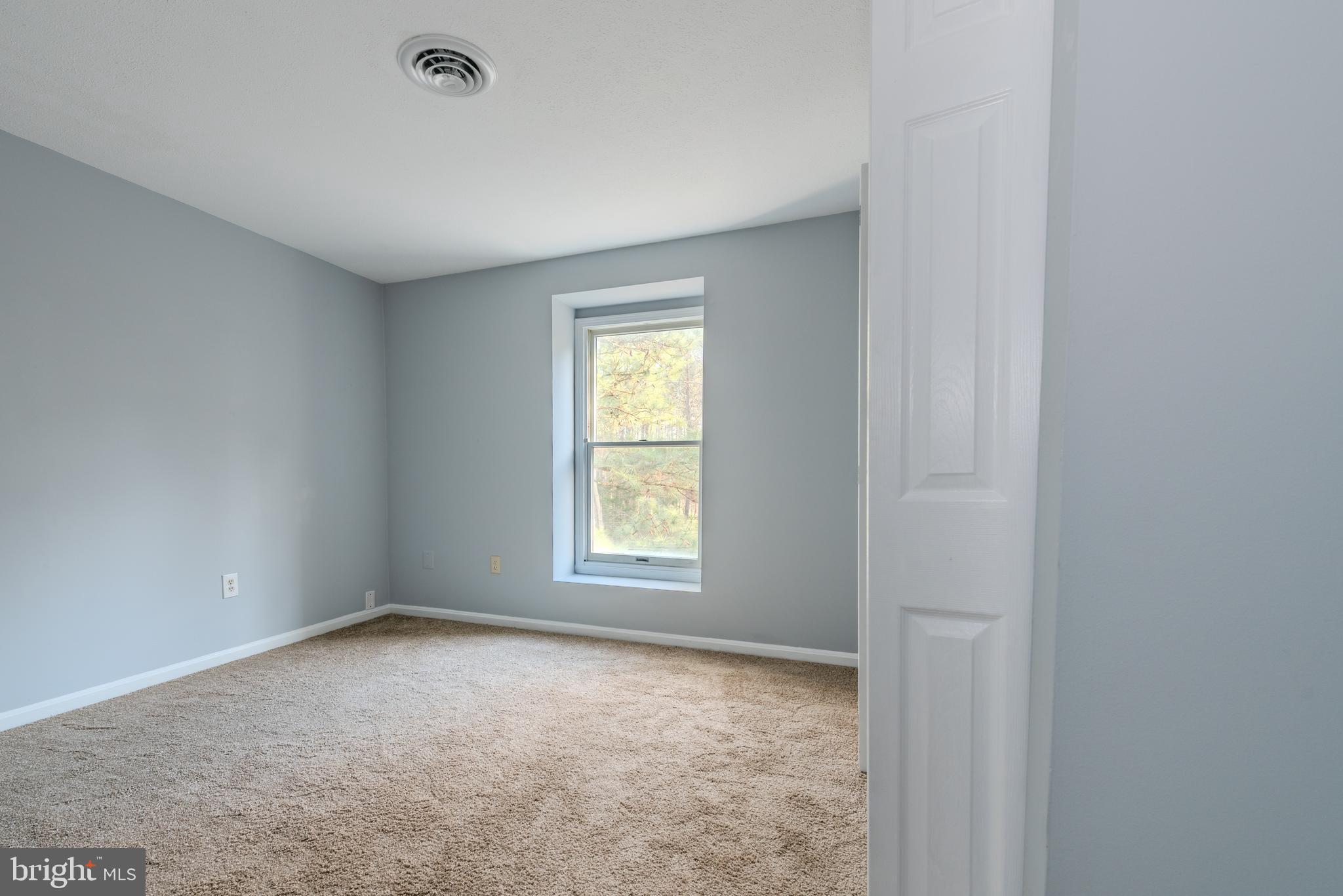 HUNTING QUARTERS - Residential