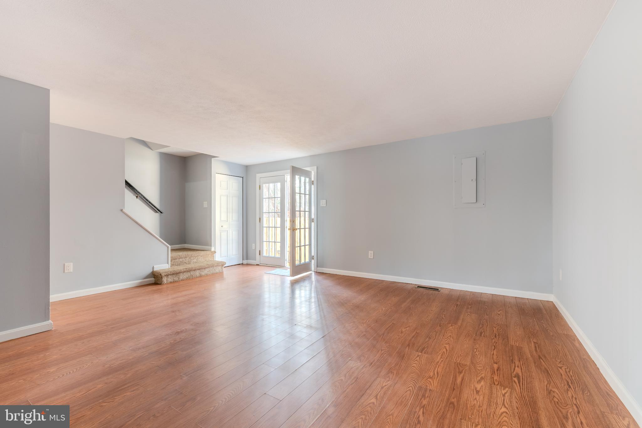 HUNTING QUARTERS - Residential