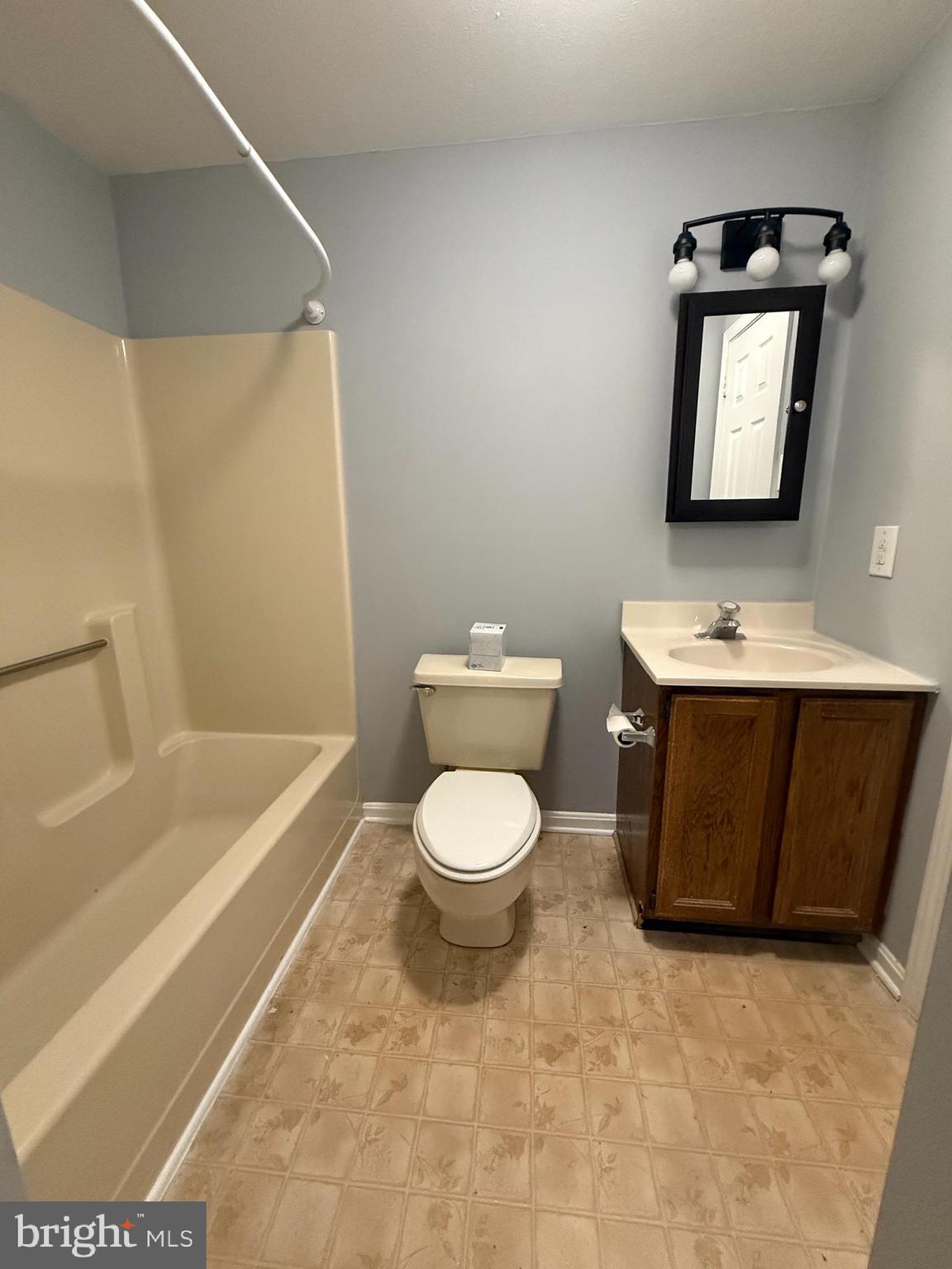 HUNTING QUARTERS - Residential