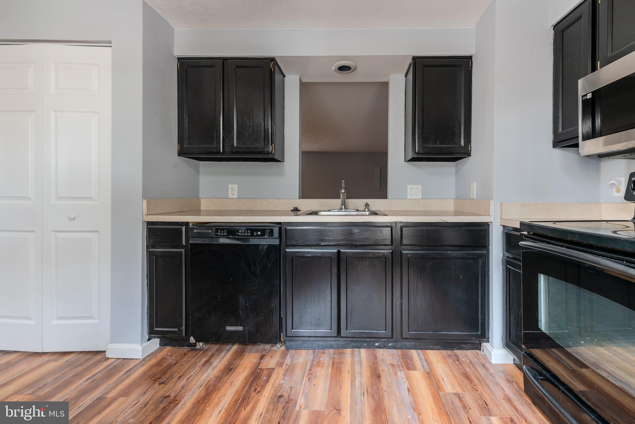 HUNTING QUARTERS - Residential