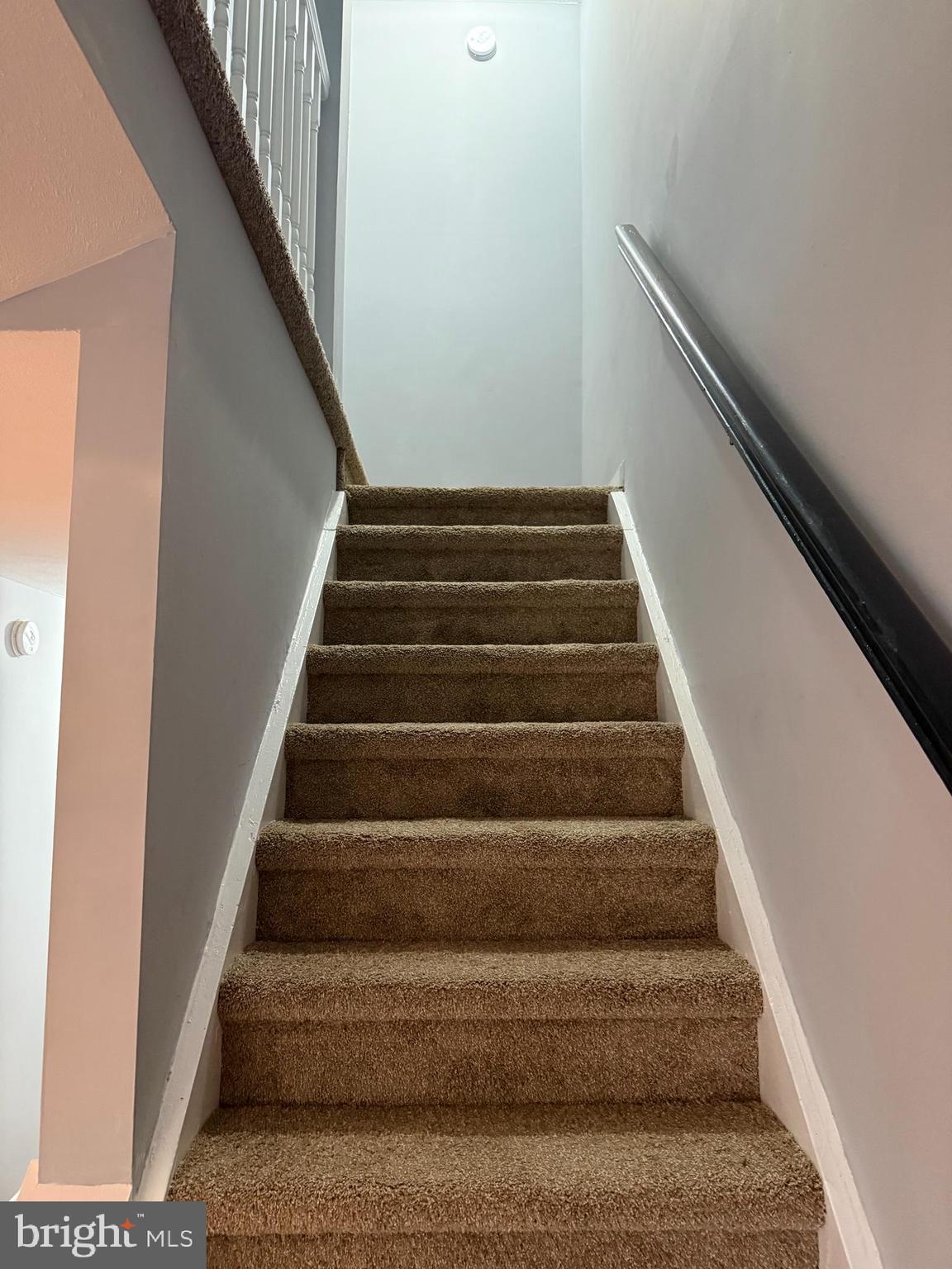 HUNTING QUARTERS - Residential