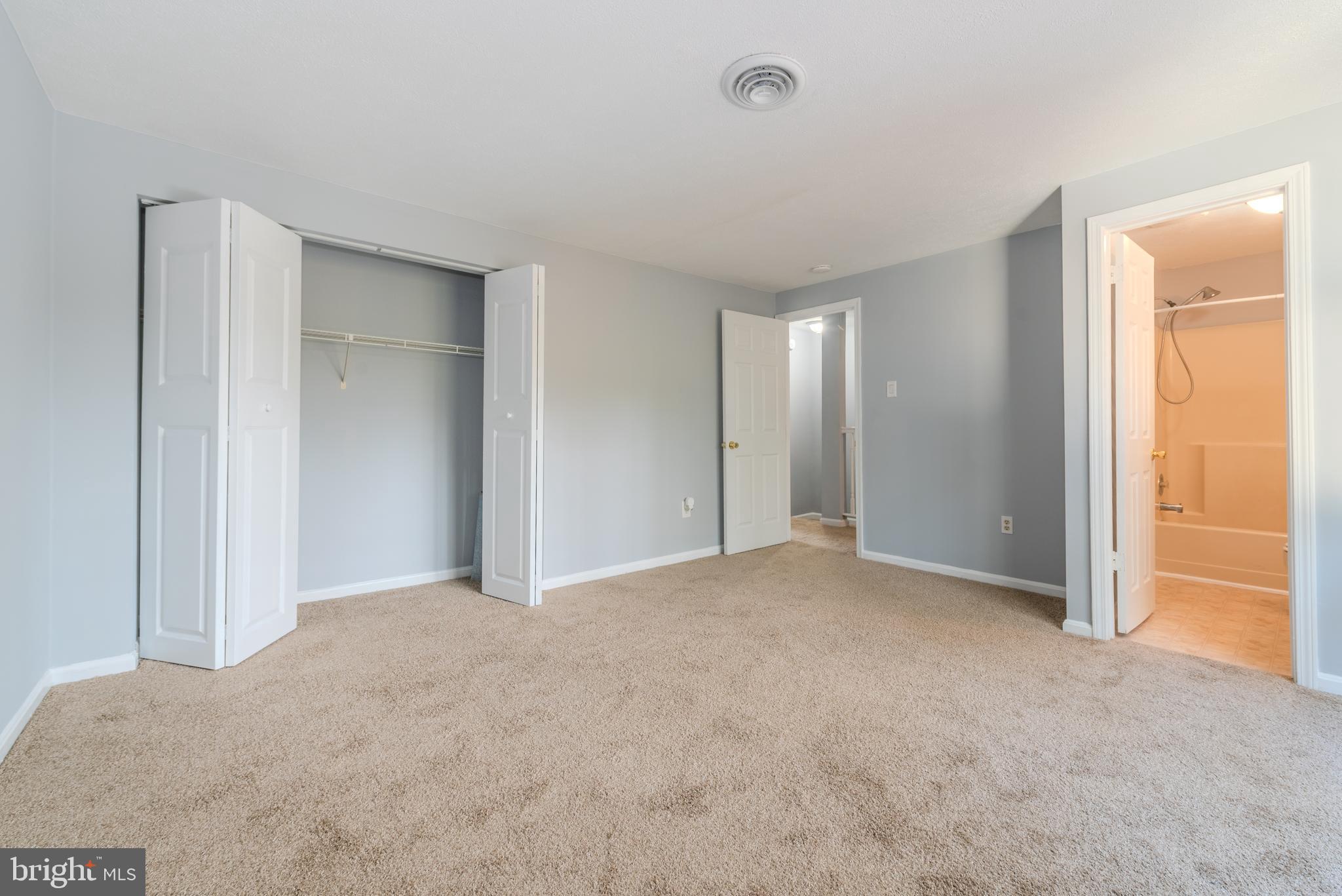 HUNTING QUARTERS - Residential