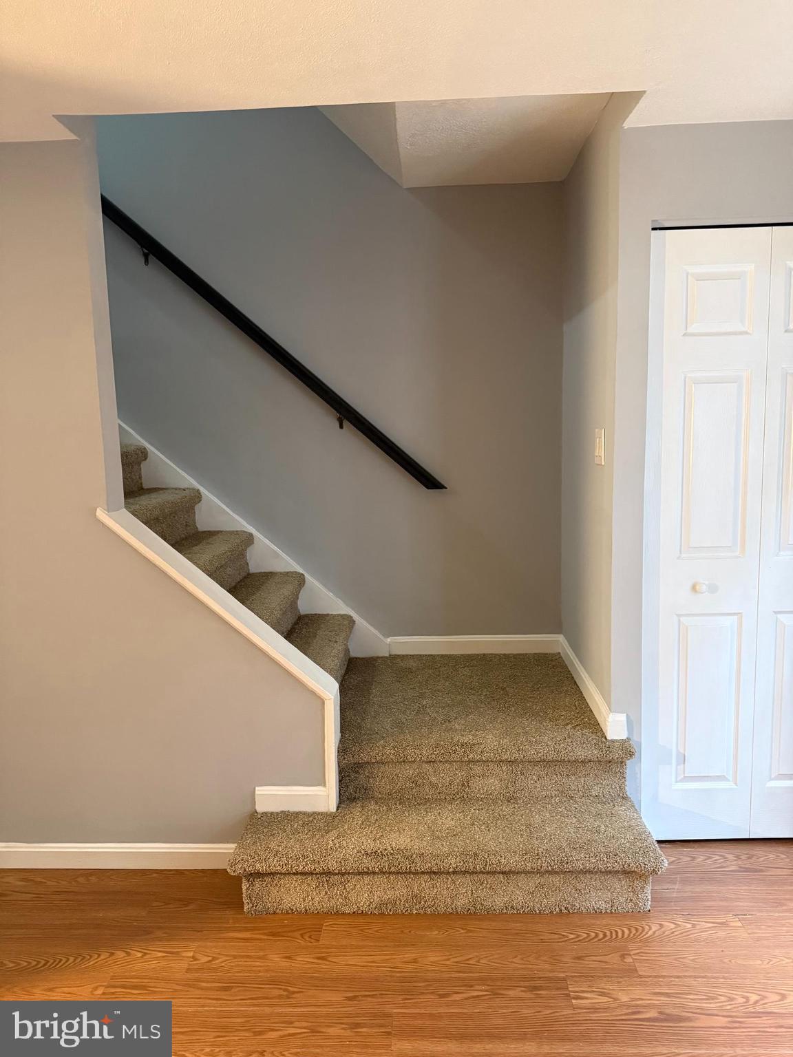 HUNTING QUARTERS - Residential