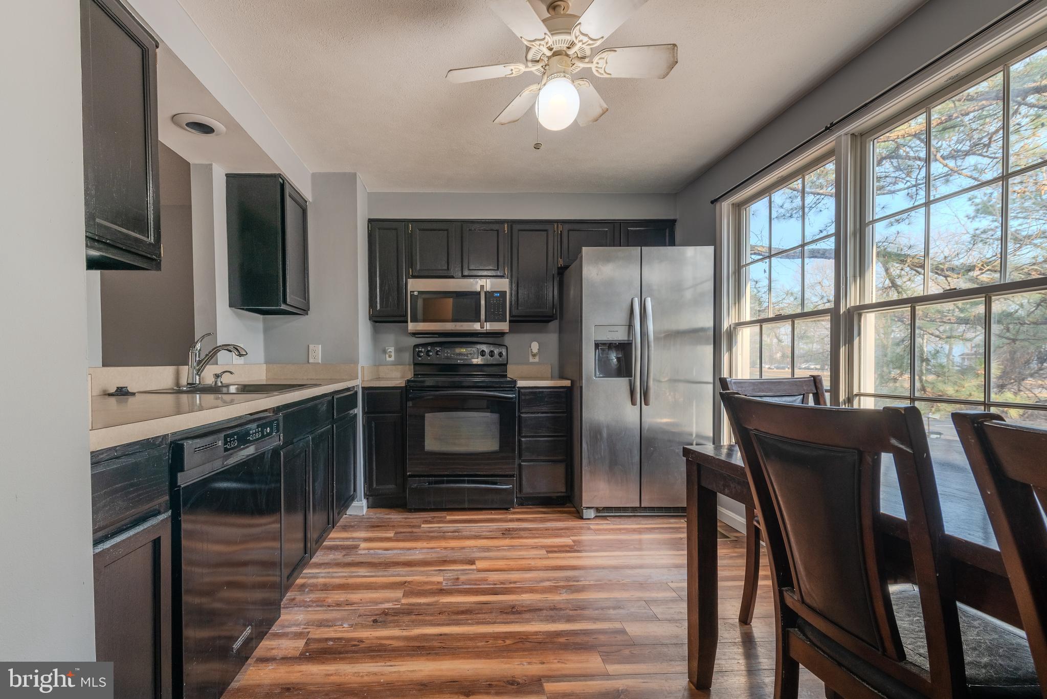 HUNTING QUARTERS - Residential