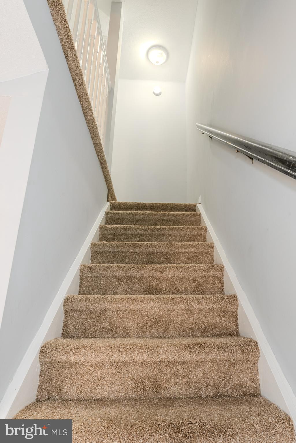 HUNTING QUARTERS - Residential