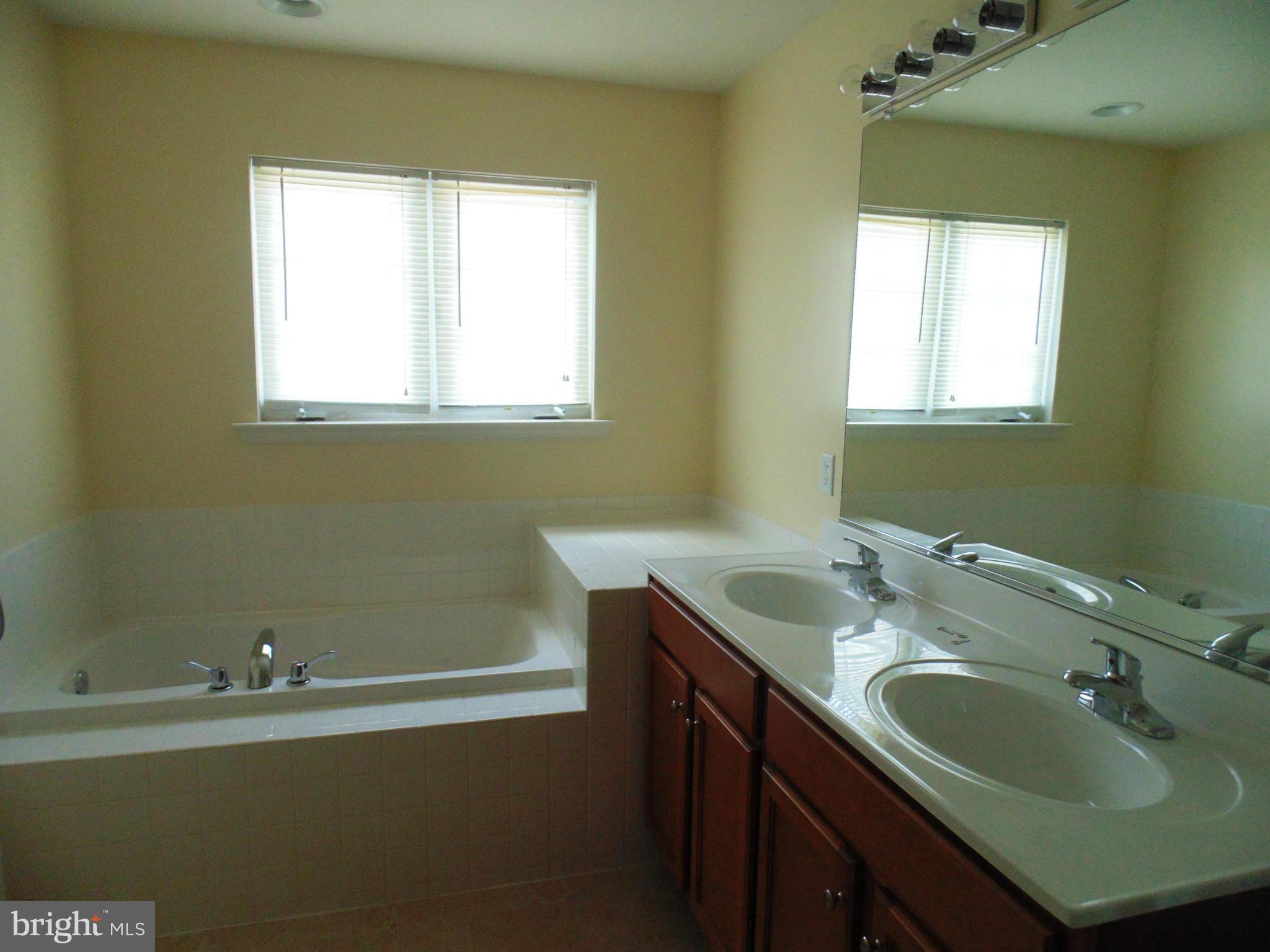 MANOR PARK - Residential Lease