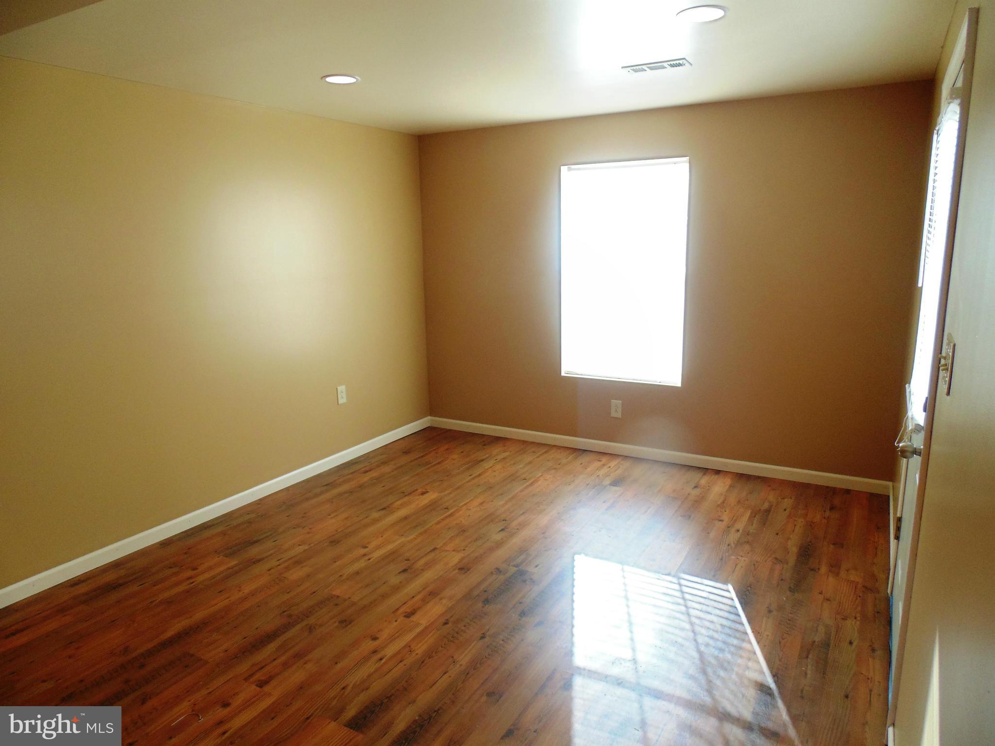 MANOR PARK - Residential Lease