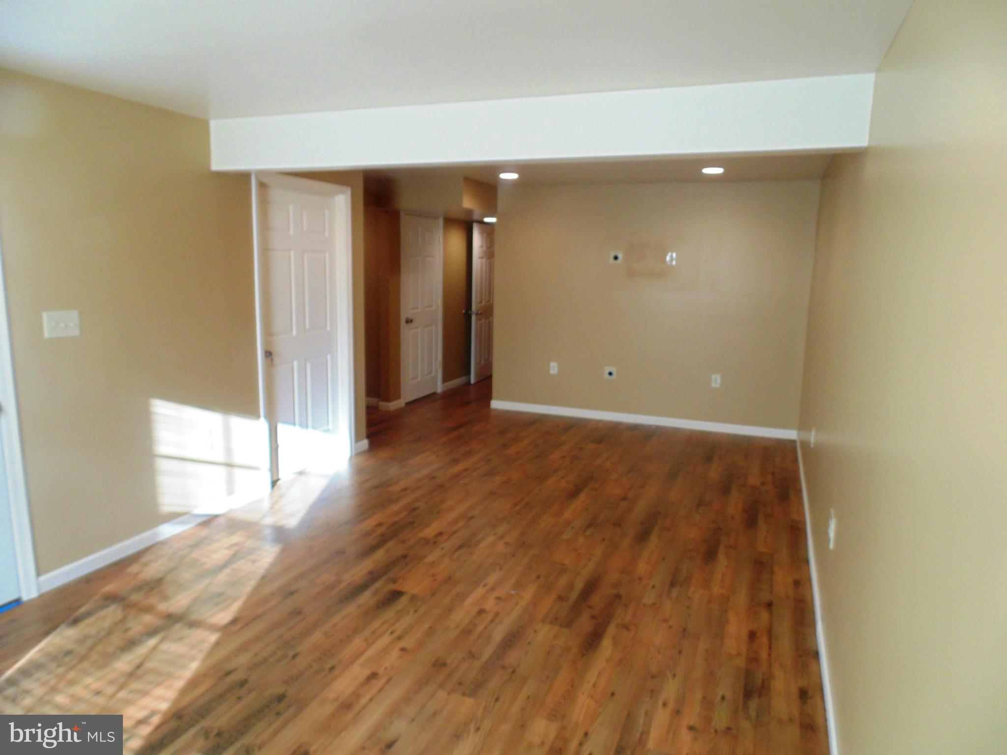 MANOR PARK - Residential Lease