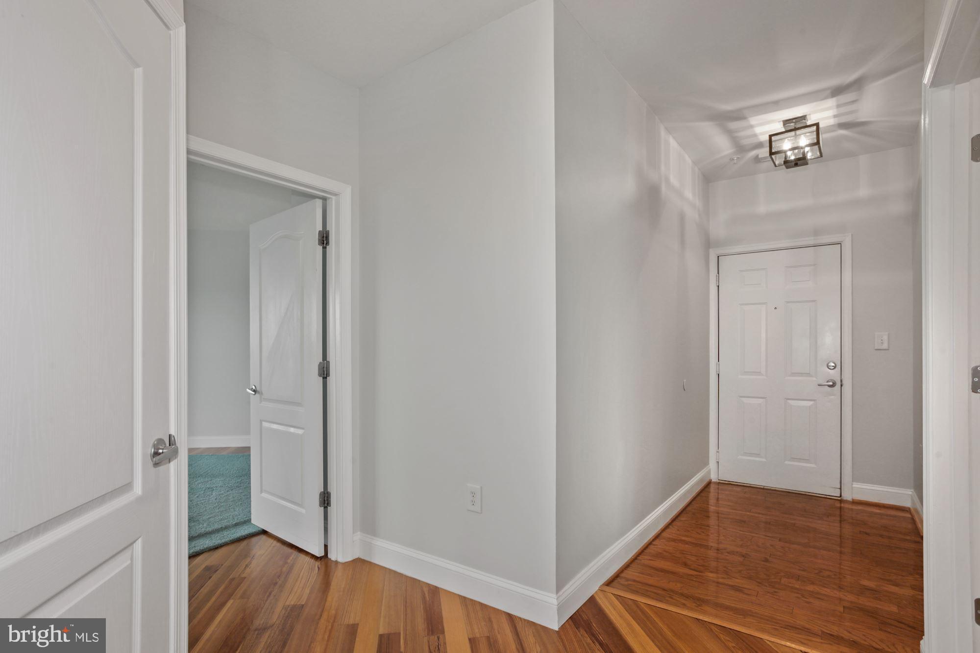 POTOMAC POINTE CONDOMINI - Residential