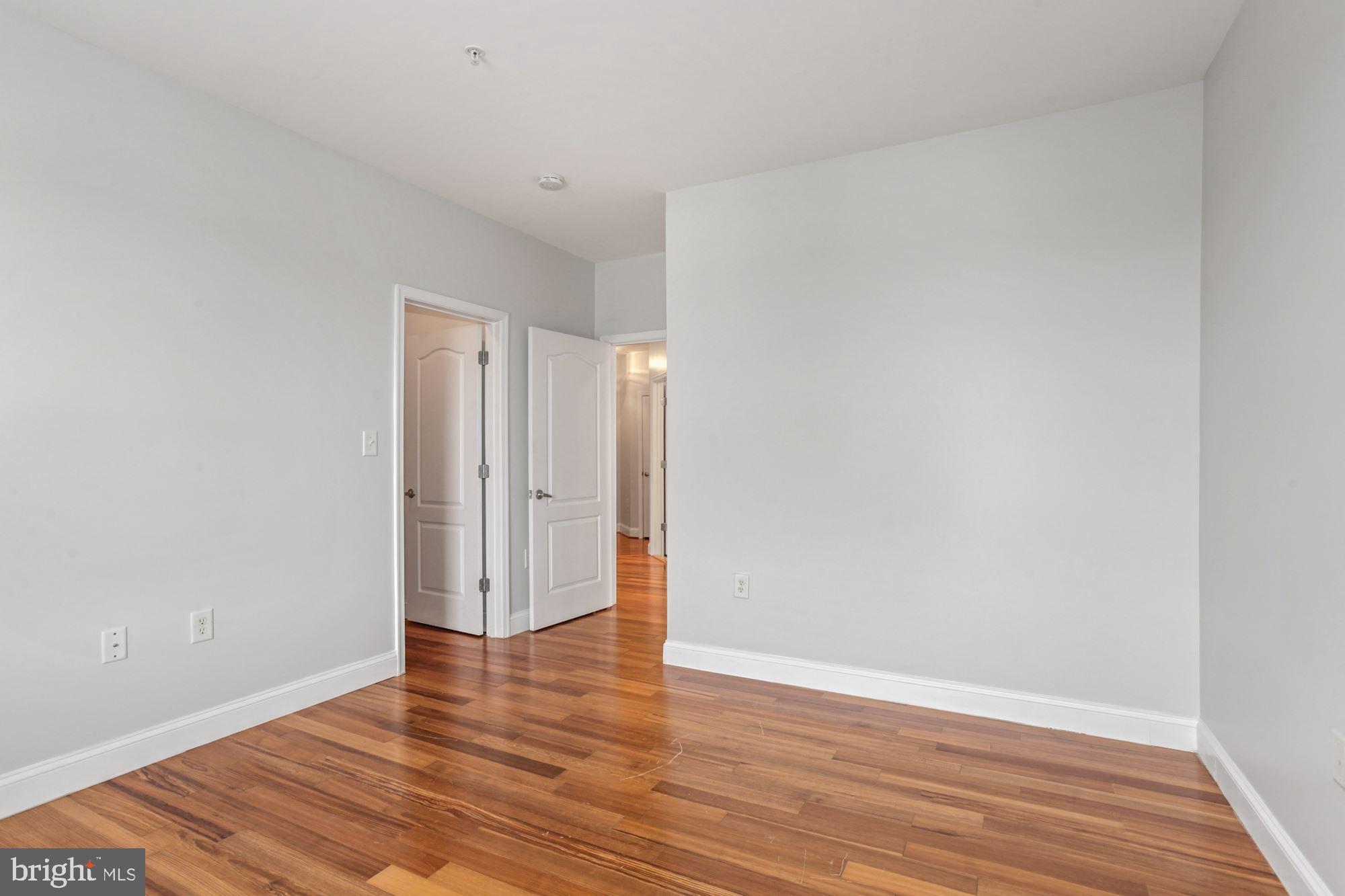 POTOMAC POINTE CONDOMINI - Residential