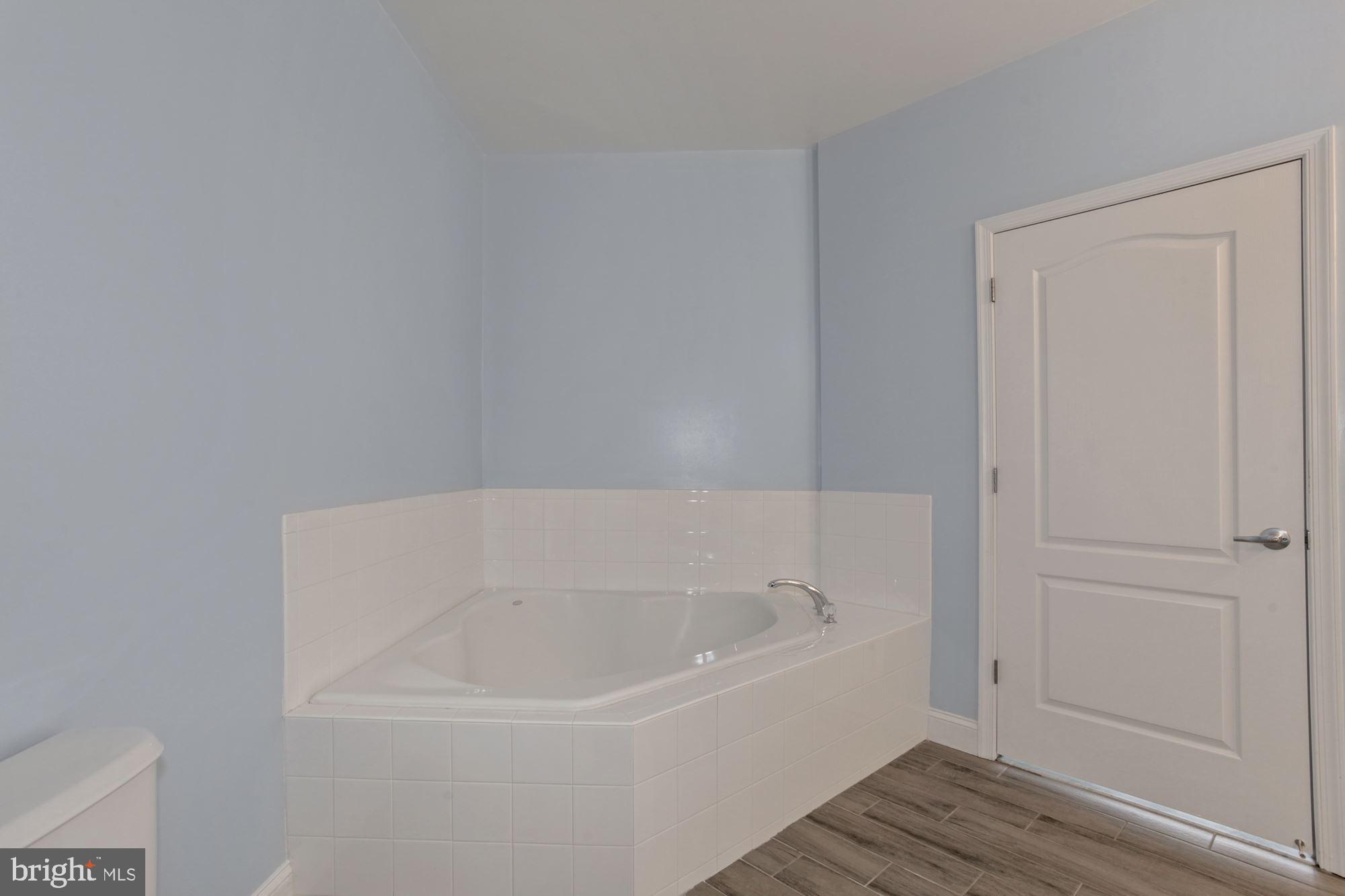 POTOMAC POINTE CONDOMINI - Residential