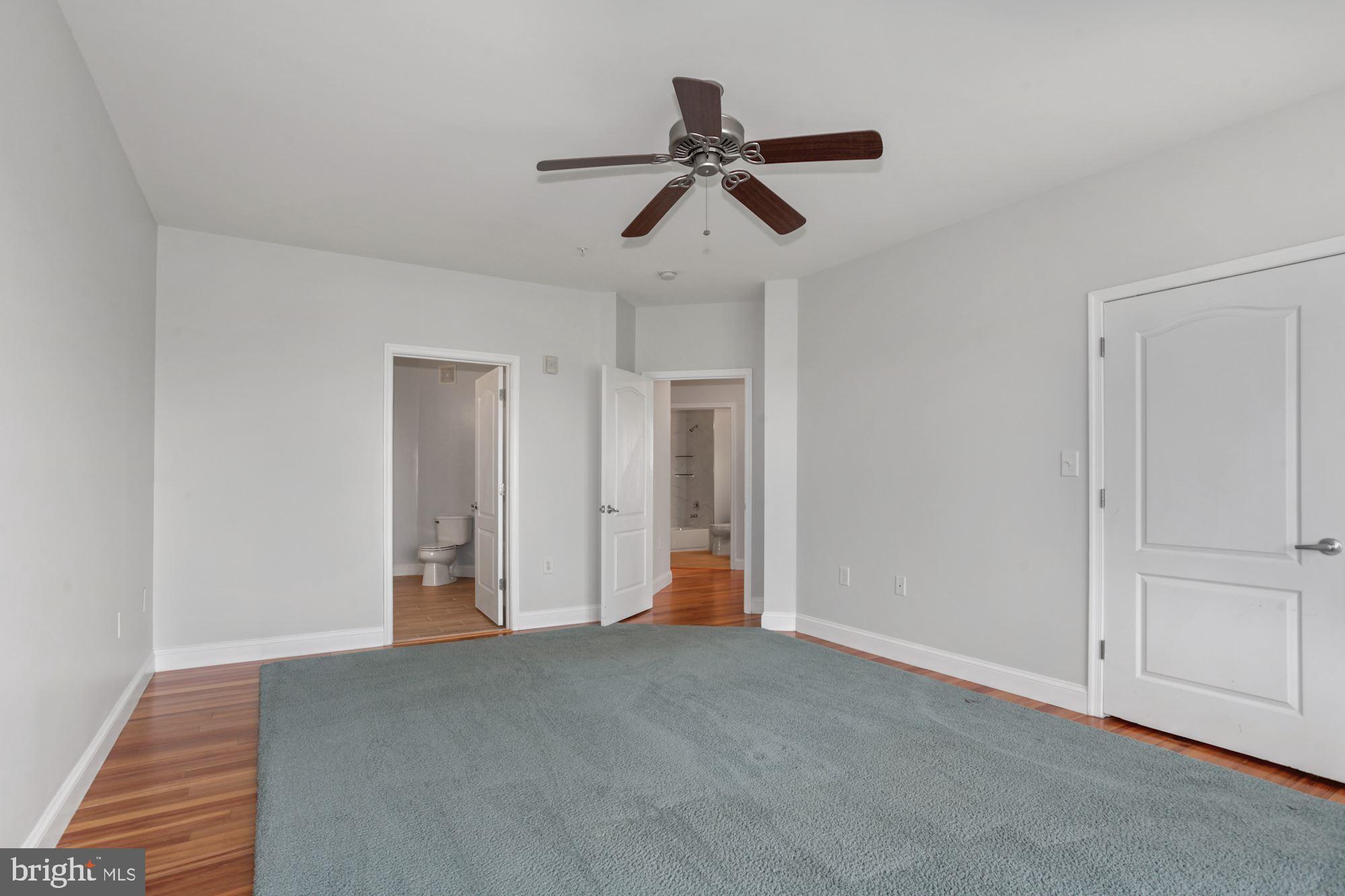 POTOMAC POINTE CONDOMINI - Residential