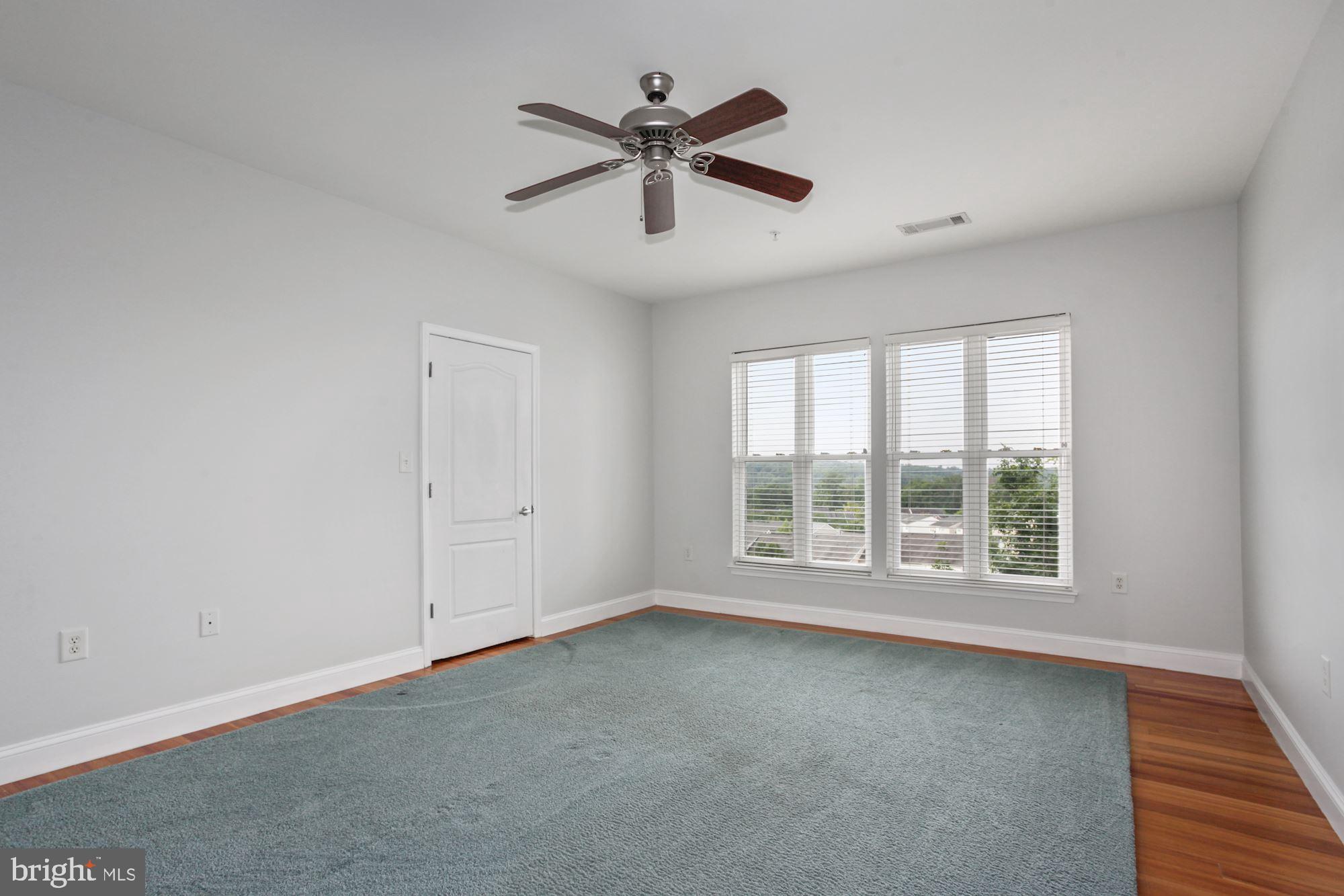 POTOMAC POINTE CONDOMINI - Residential