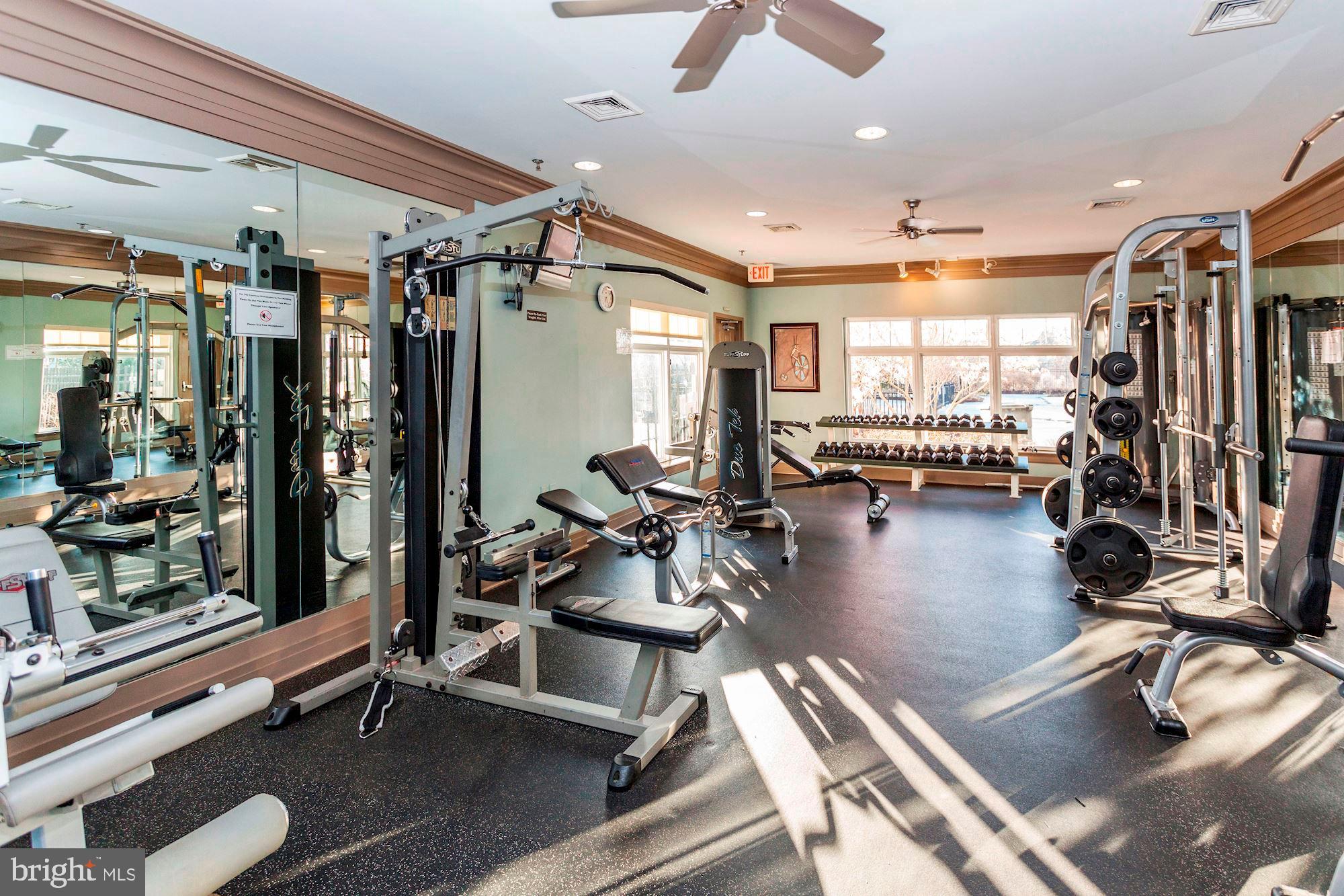 POTOMAC POINTE CONDOMINI - Residential