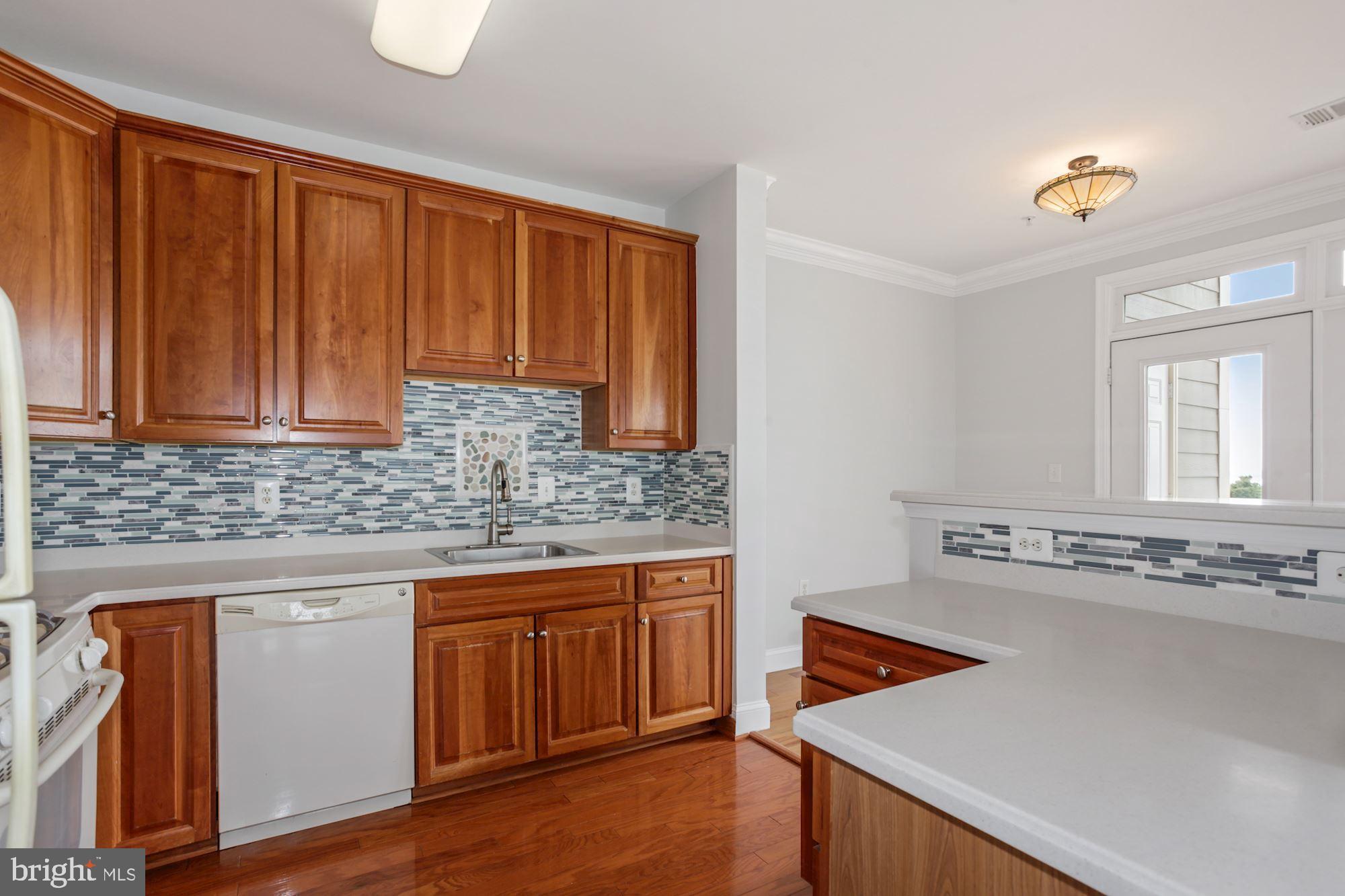 POTOMAC POINTE CONDOMINI - Residential