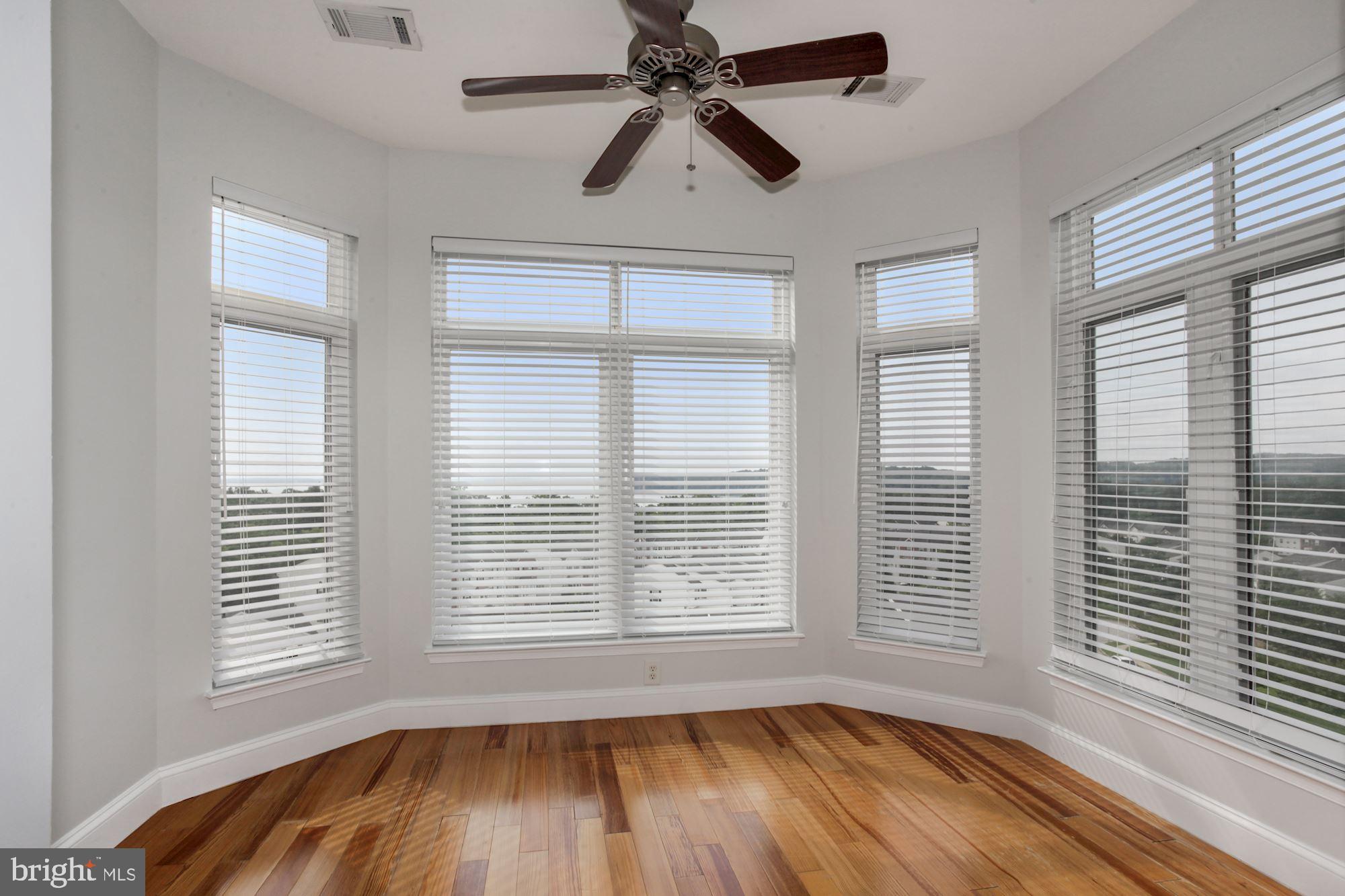 POTOMAC POINTE CONDOMINI - Residential