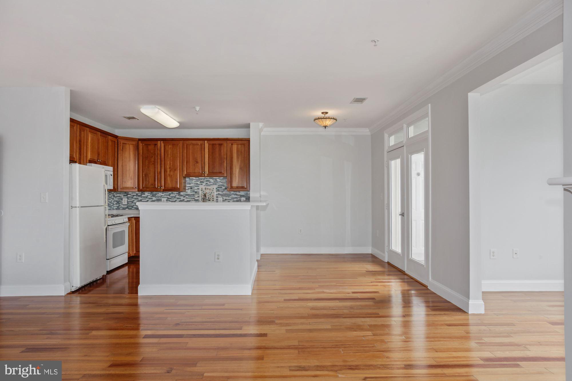 POTOMAC POINTE CONDOMINI - Residential