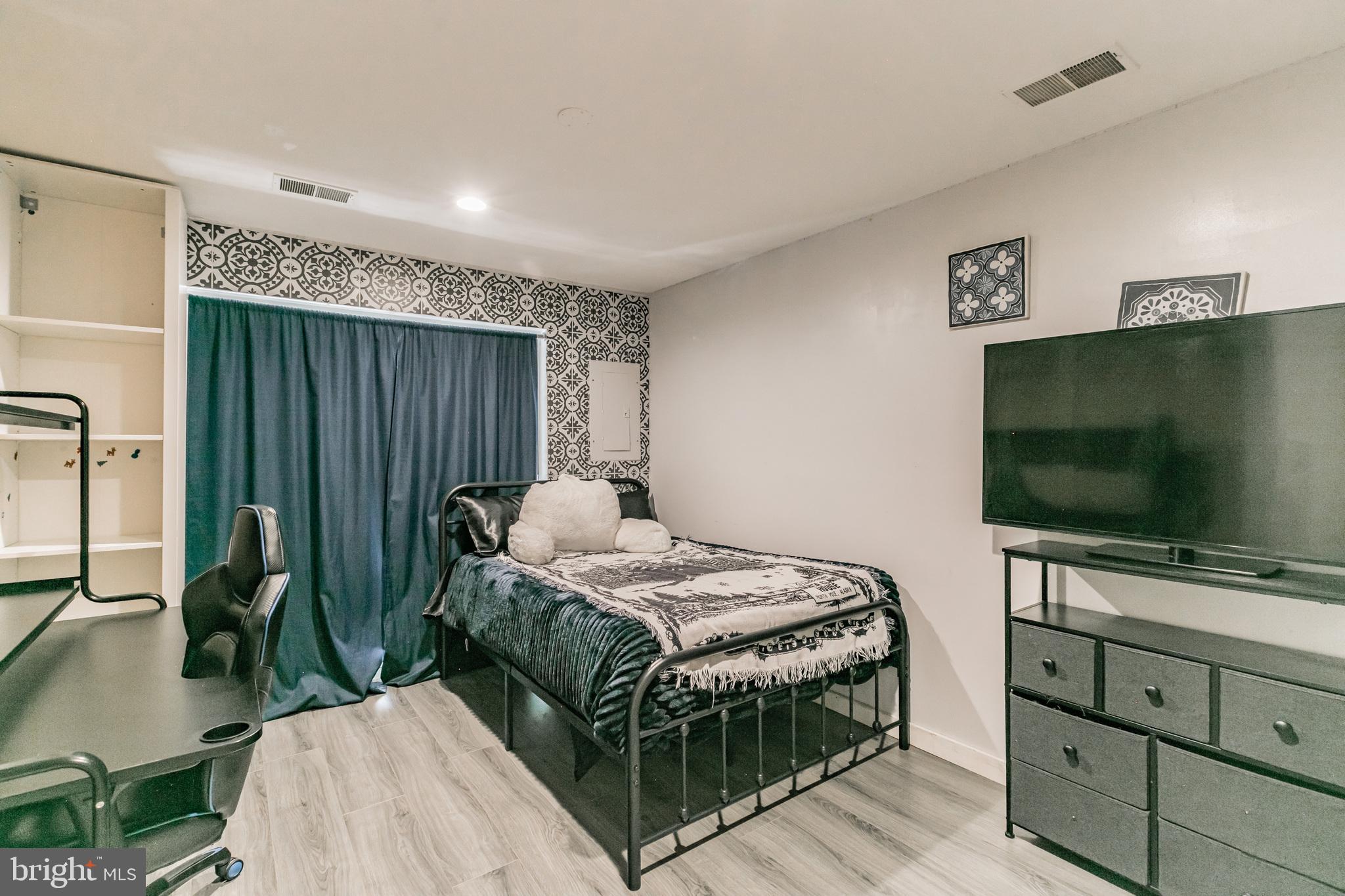 RIDGELEIGH - Residential