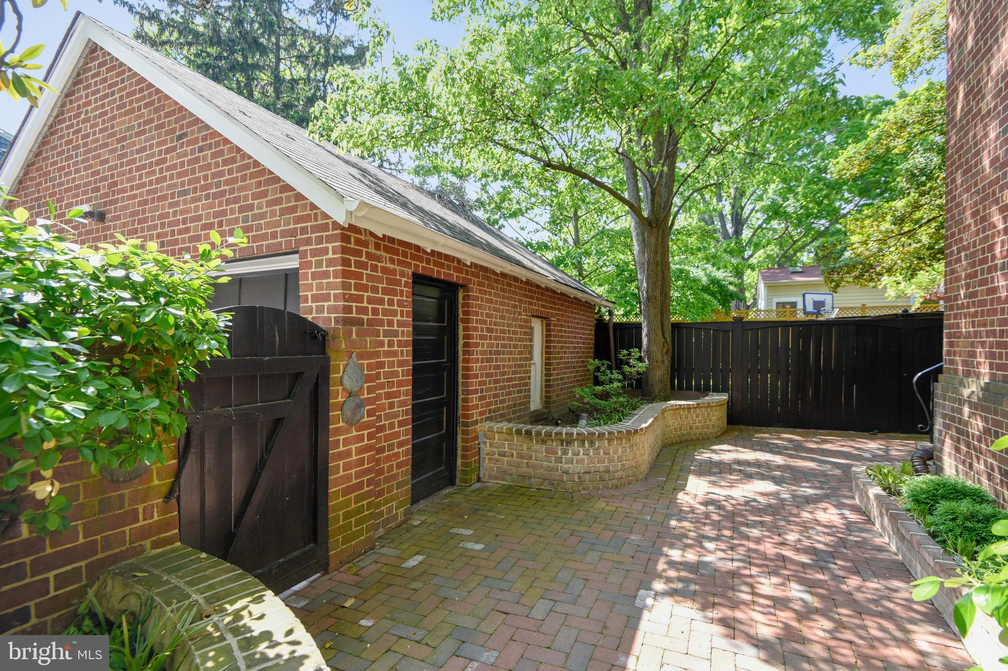 HISTORIC DISTRICT - Residential