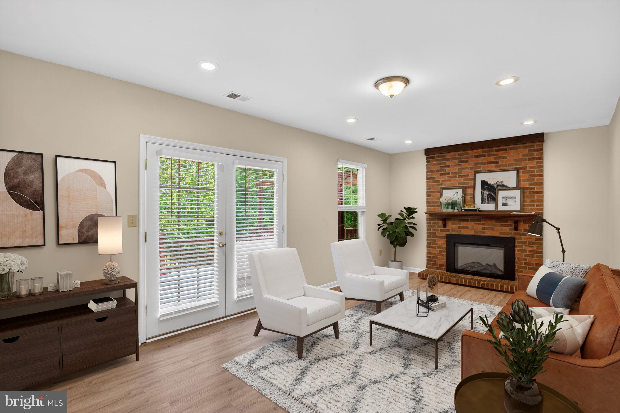 FOX RUN ESTATES - Residential