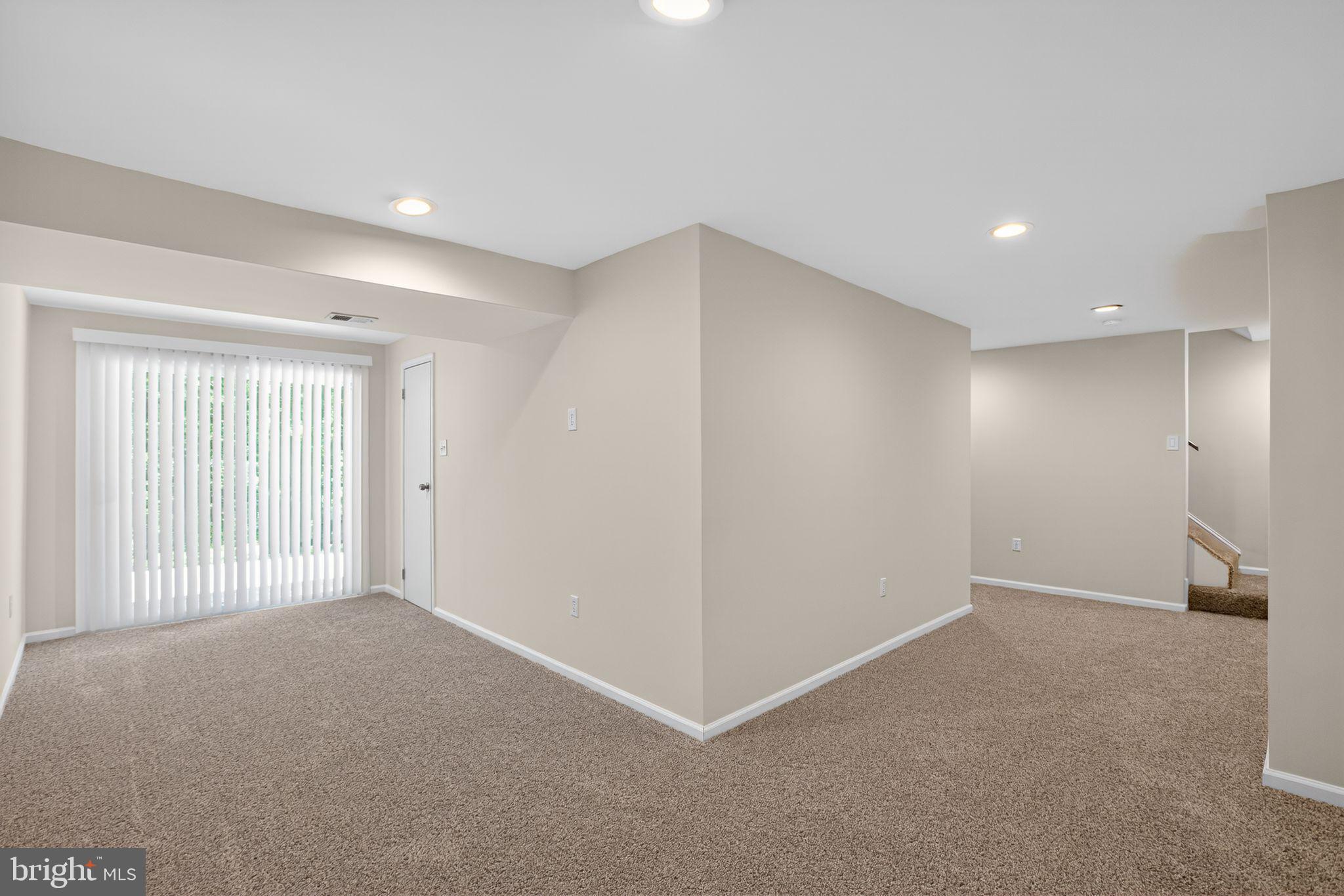 FOX RUN ESTATES - Residential