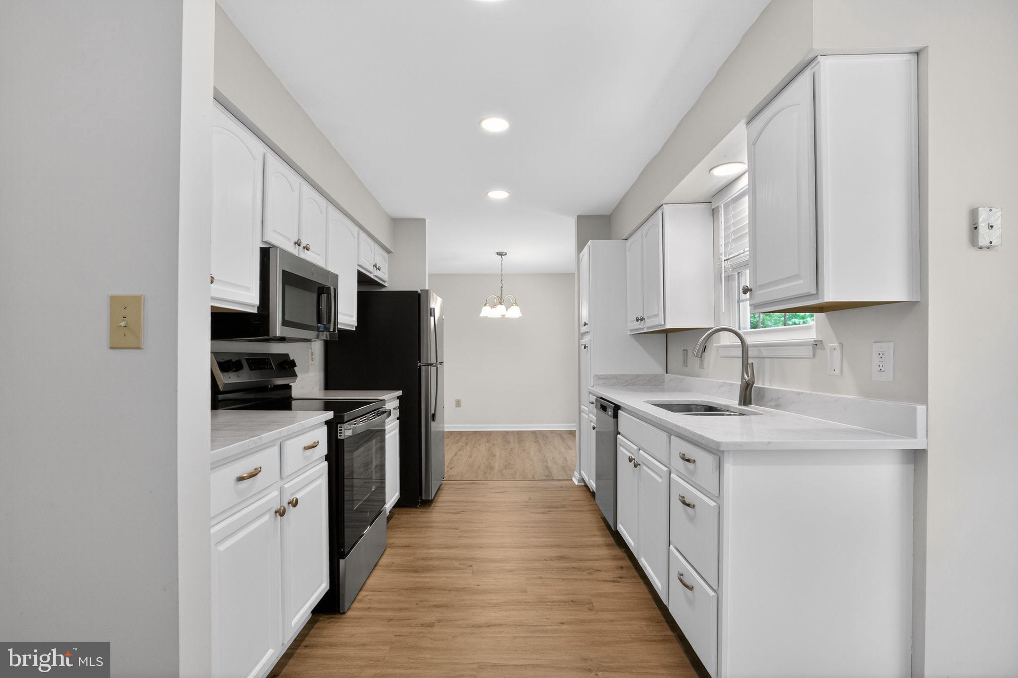 FOX RUN ESTATES - Residential
