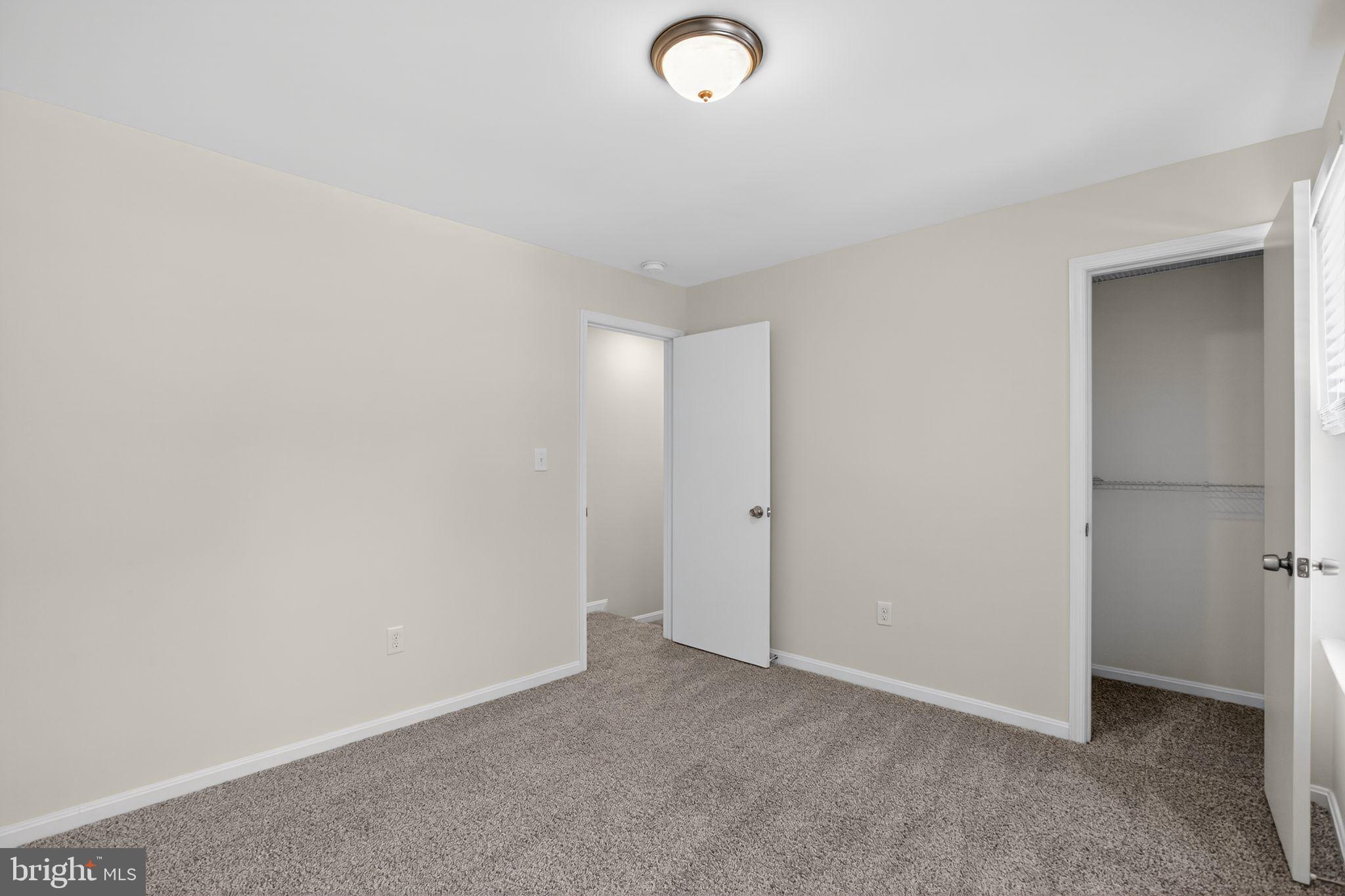 FOX RUN ESTATES - Residential