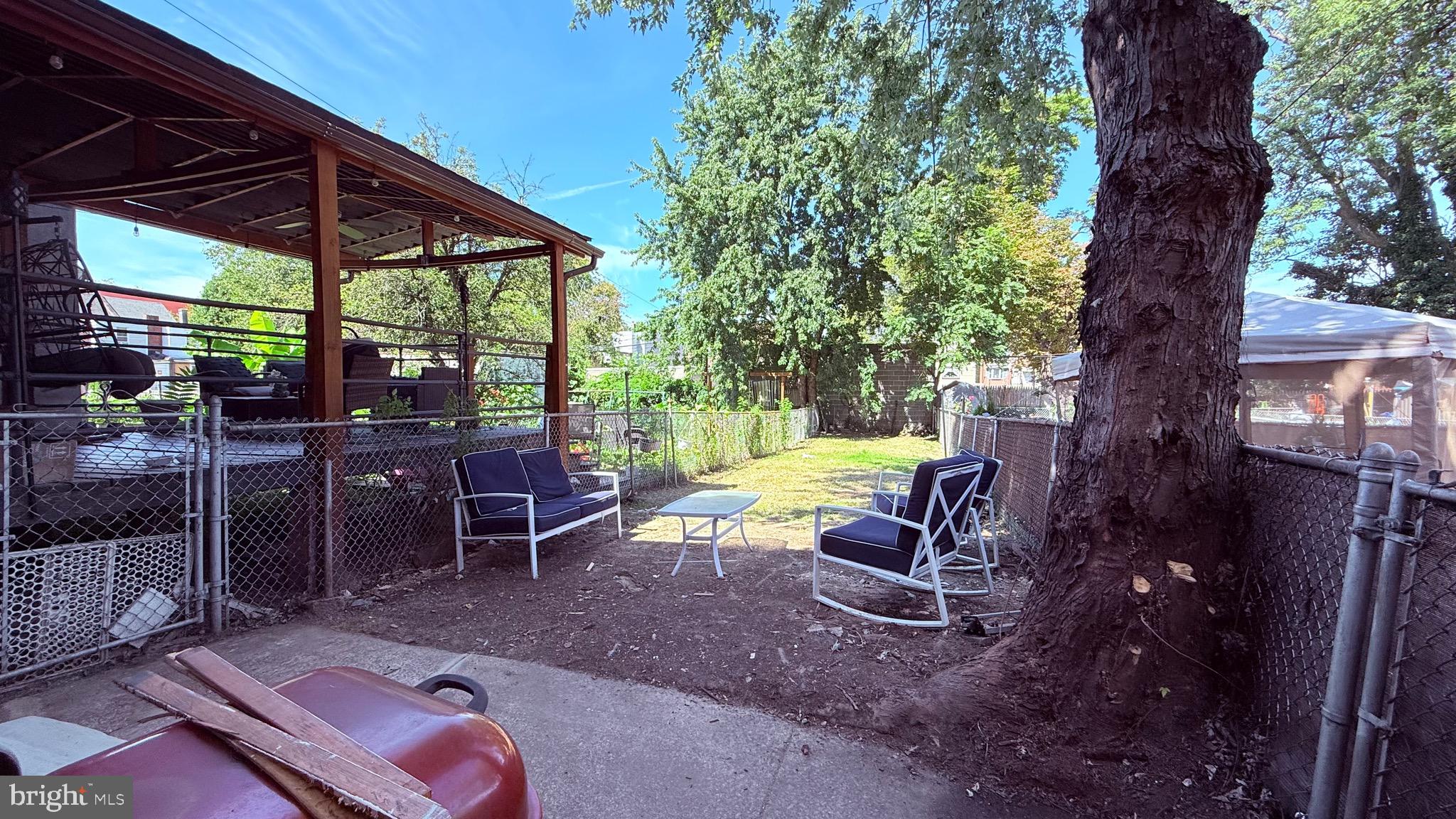 LAWNDALE - Residential