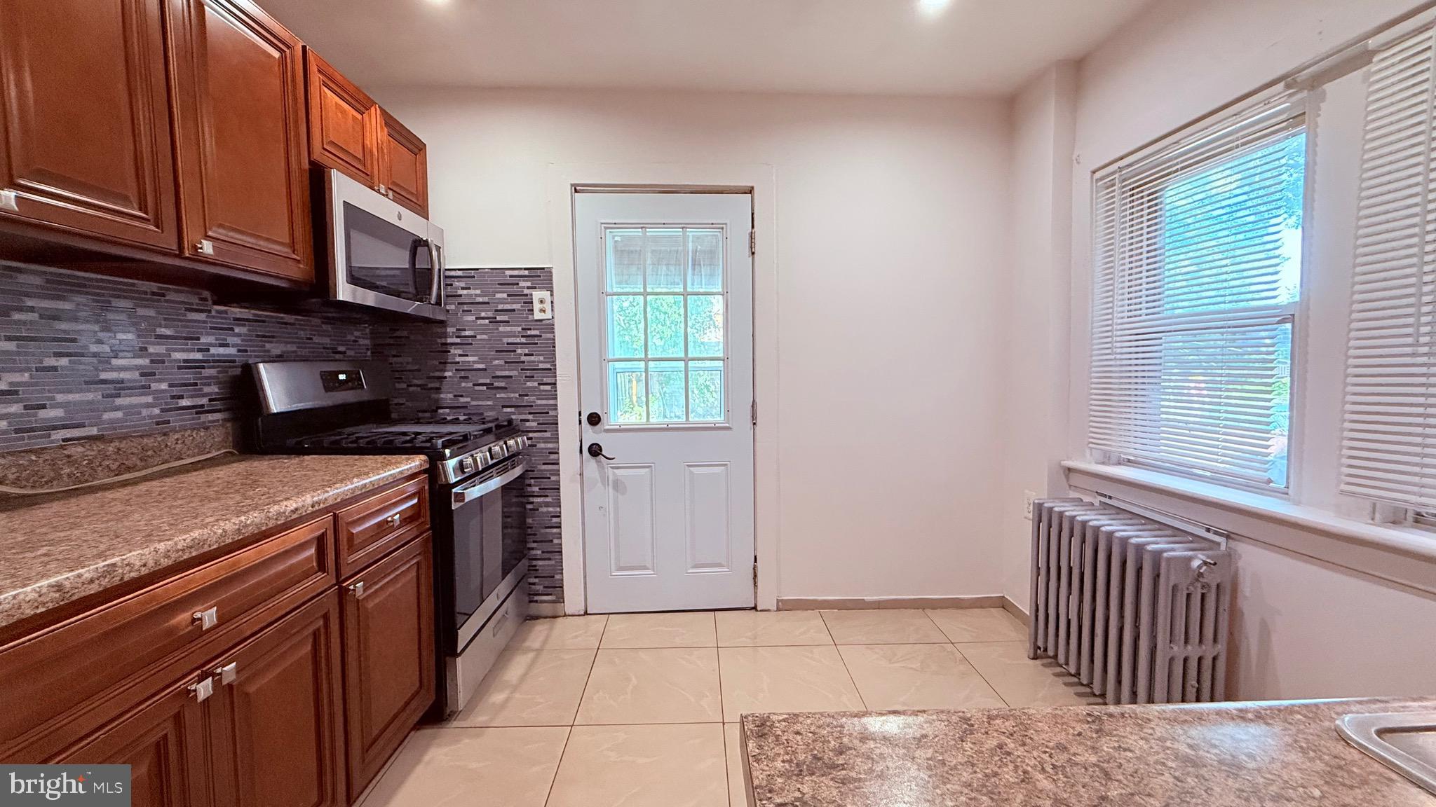 LAWNDALE - Residential