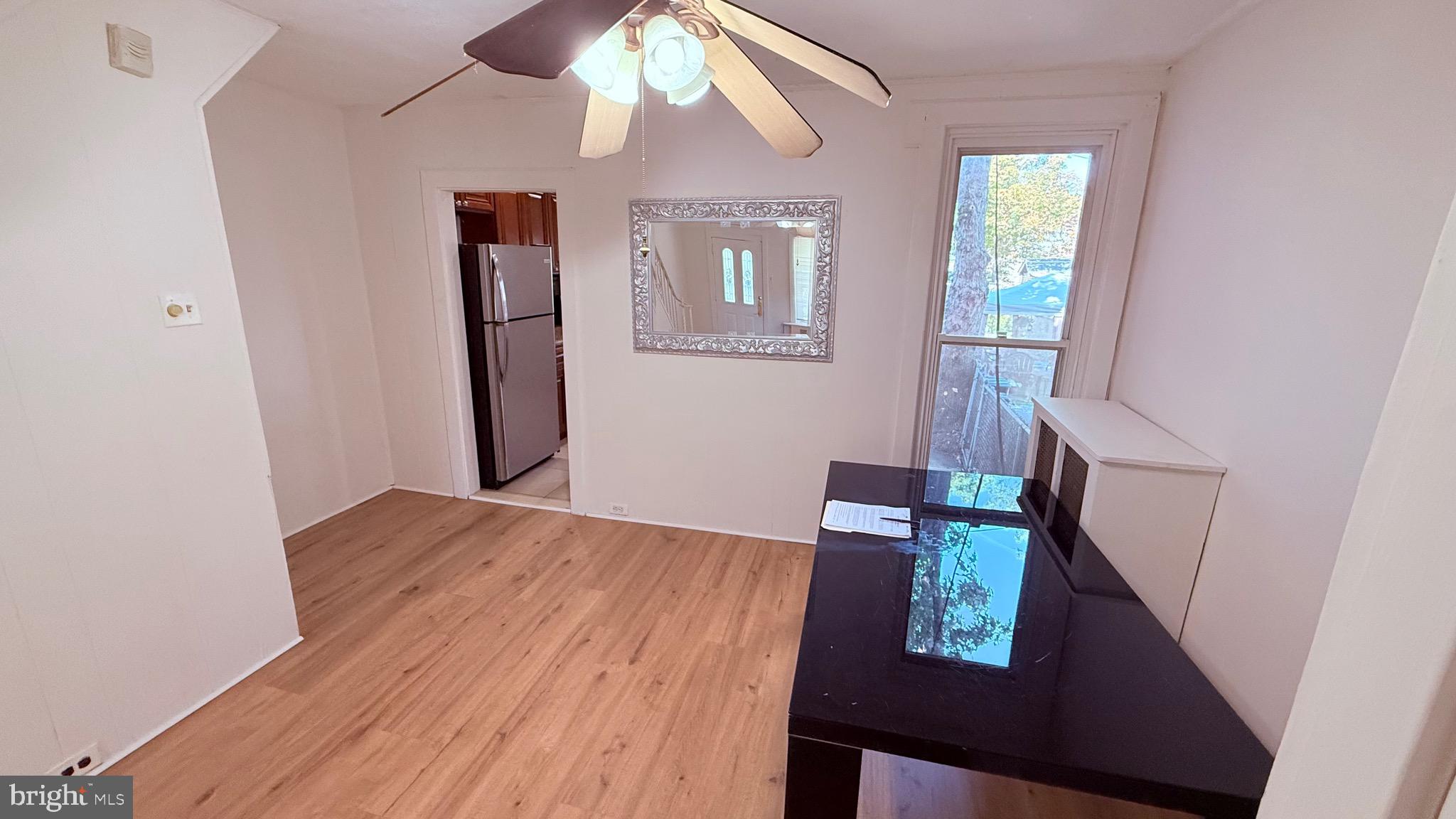 LAWNDALE - Residential