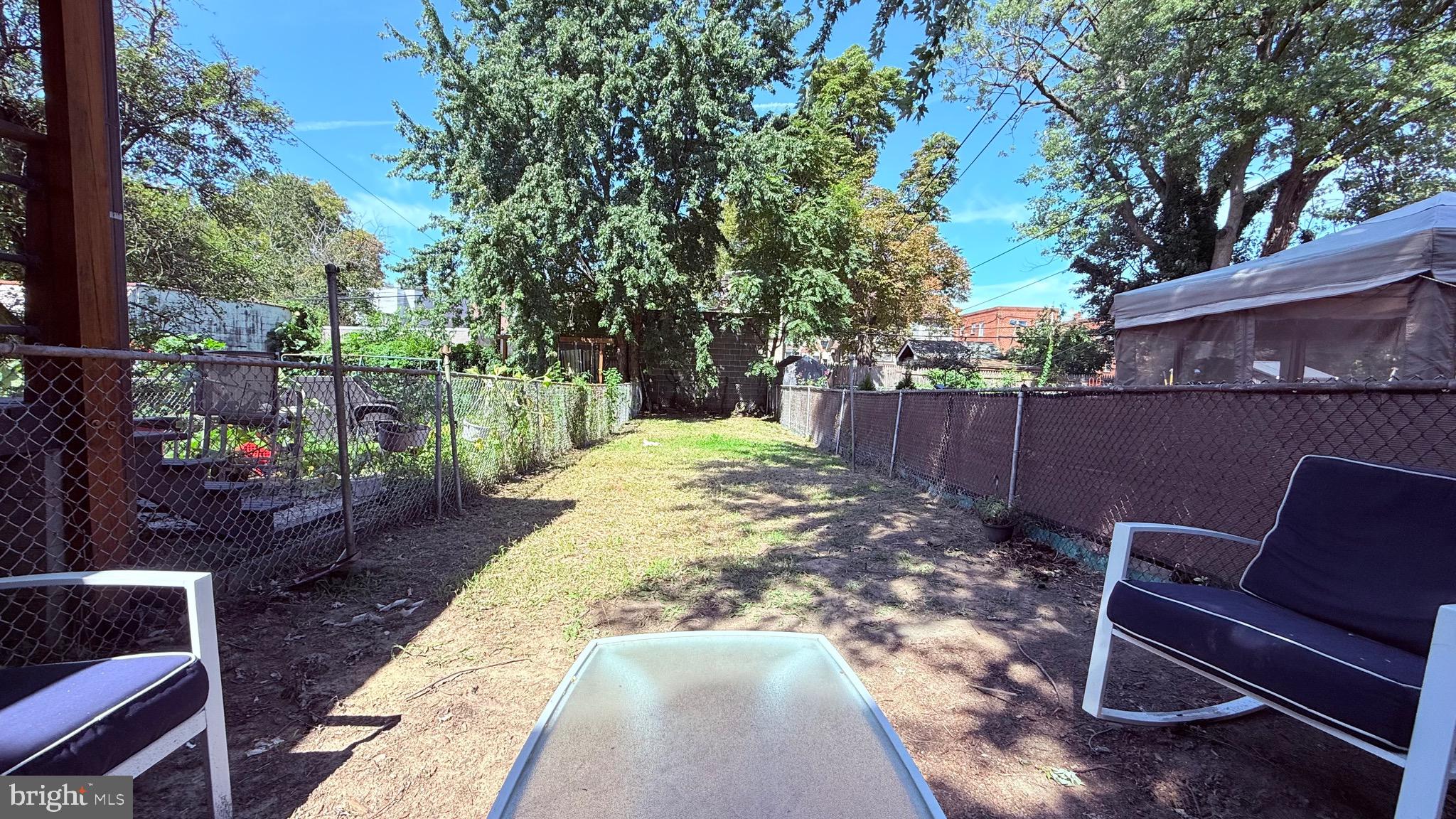 LAWNDALE - Residential