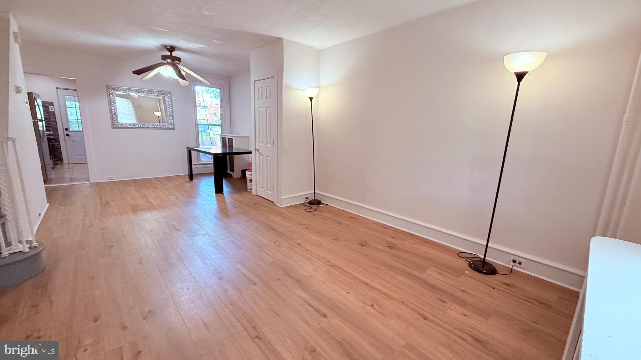 LAWNDALE - Residential