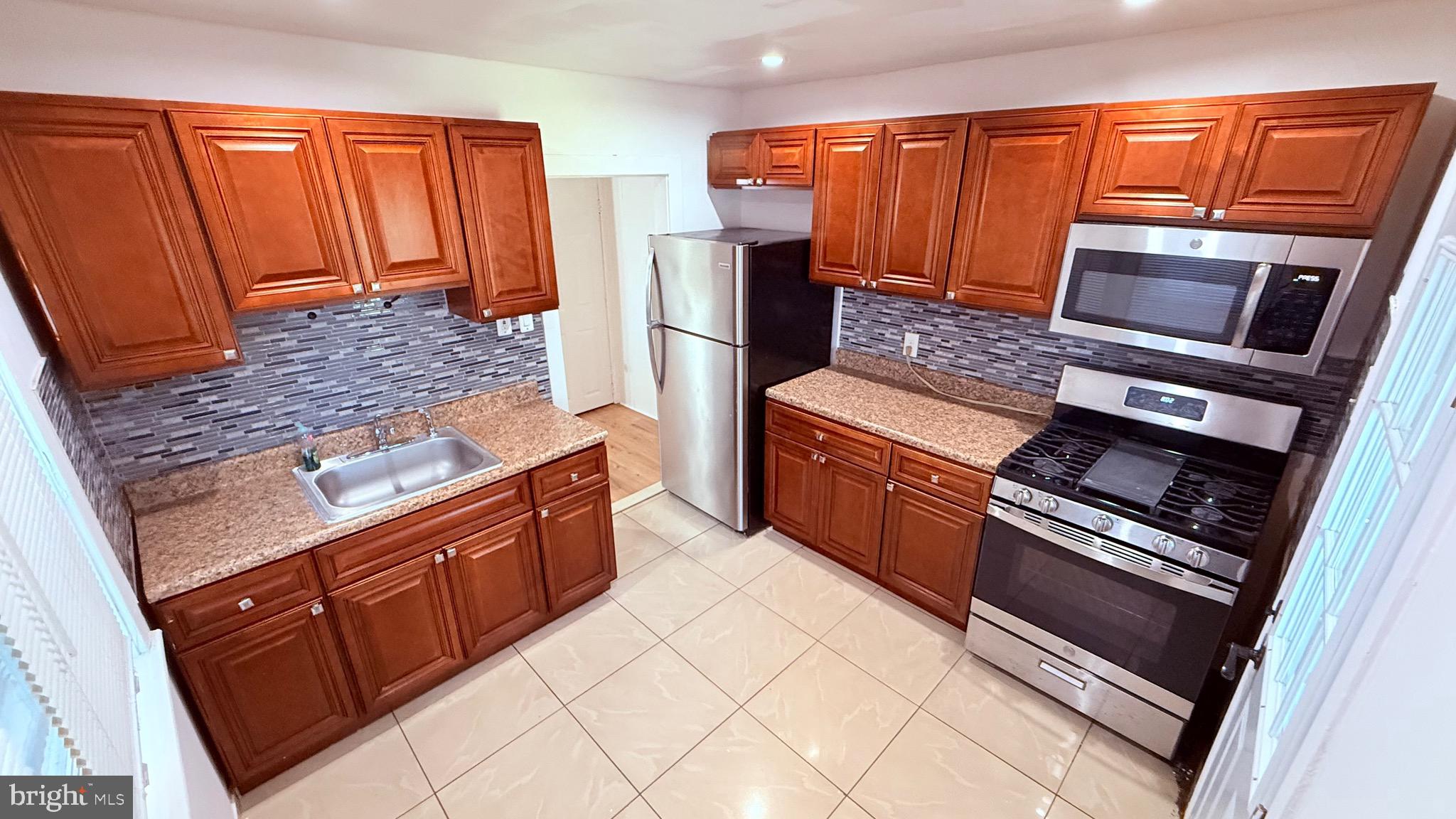 LAWNDALE - Residential