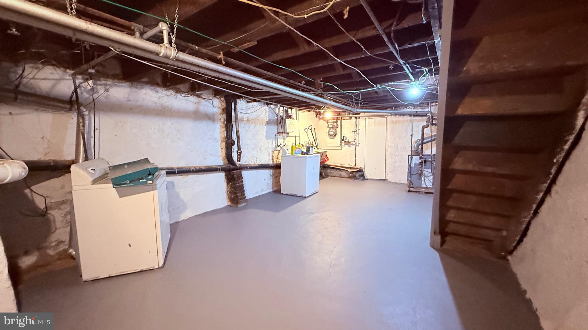 LAWNDALE - Residential