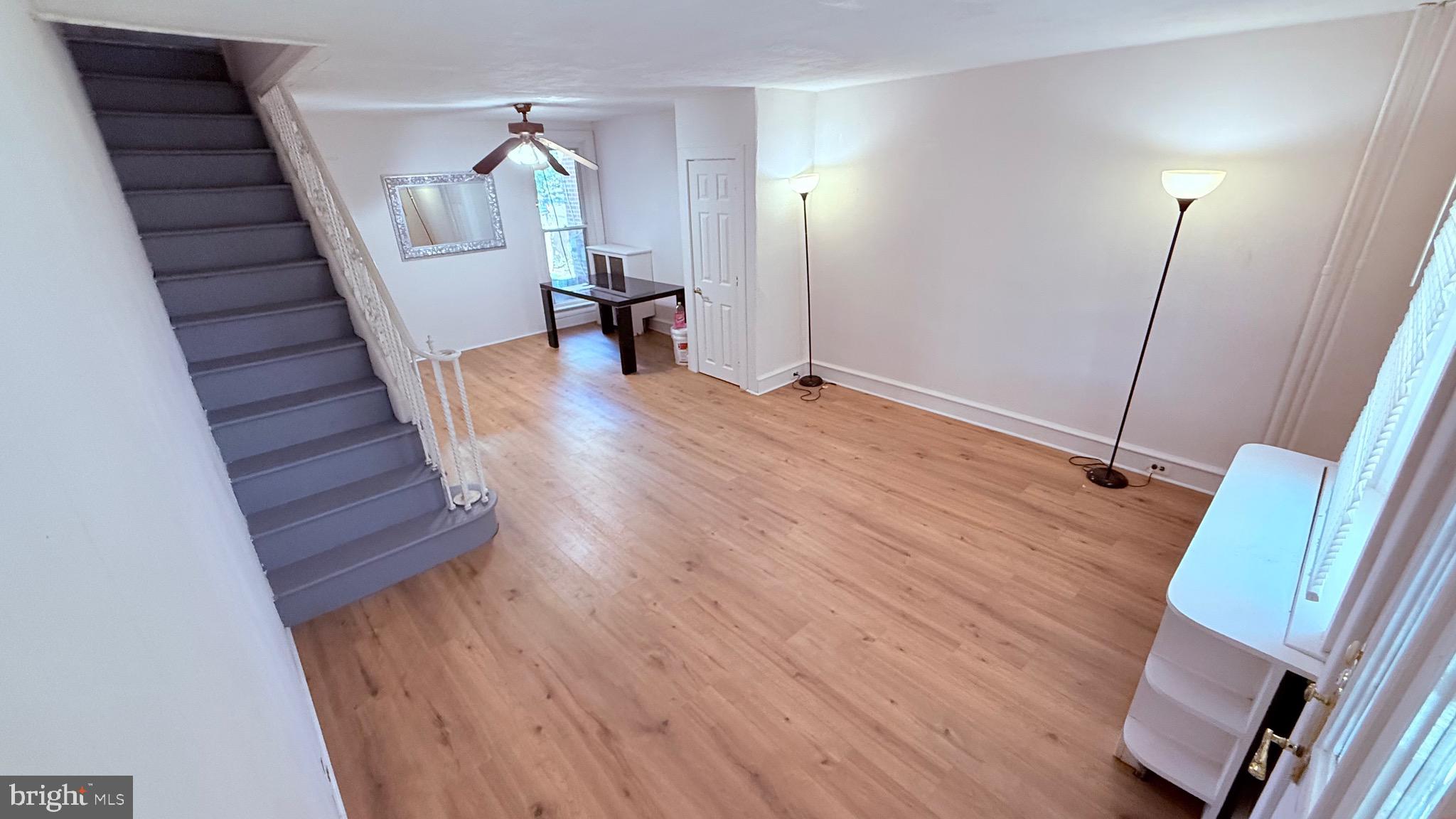 LAWNDALE - Residential