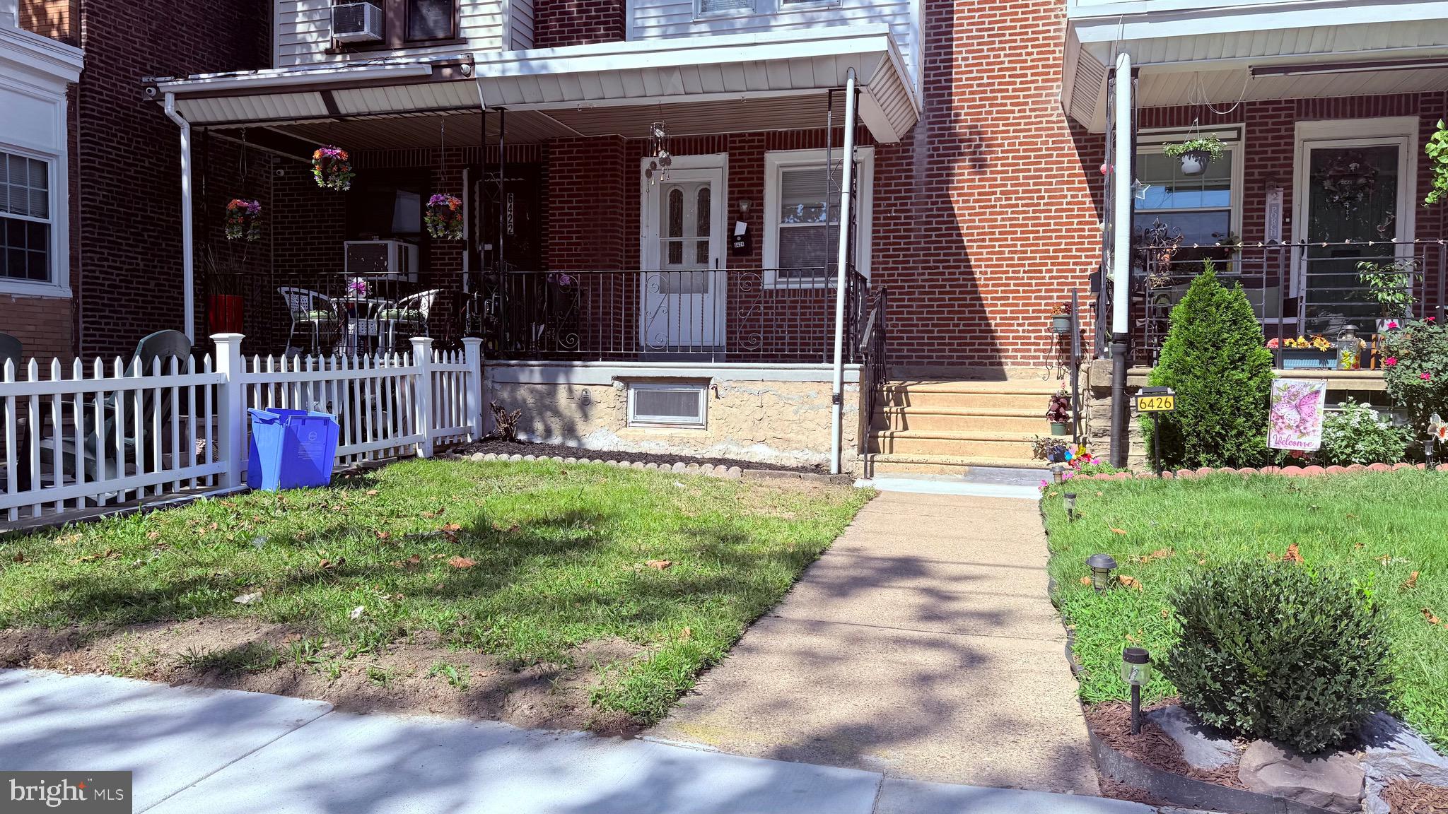 LAWNDALE - Residential