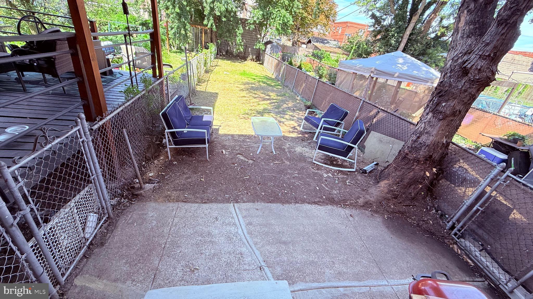 LAWNDALE - Residential