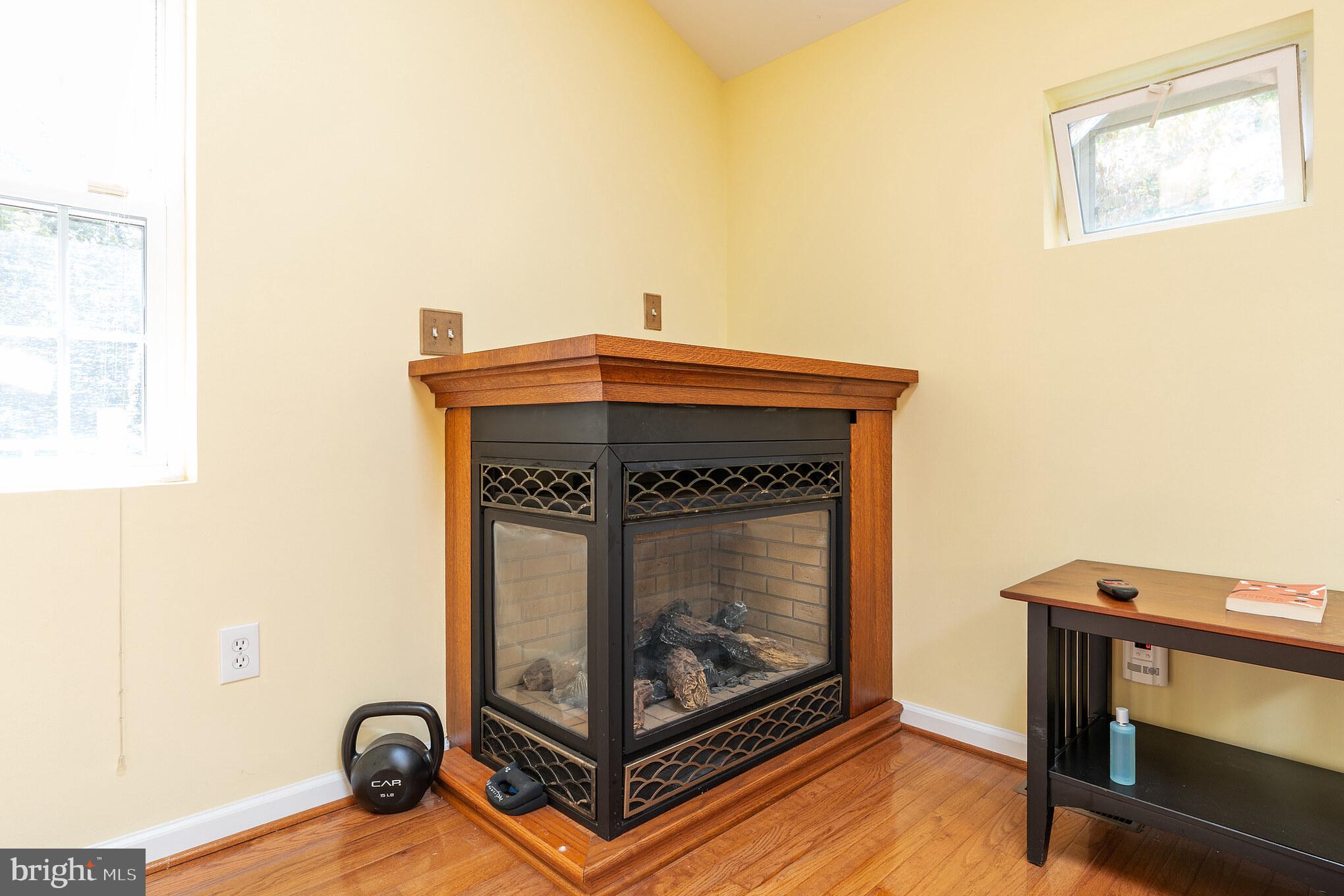 BRENTWOOD - Residential