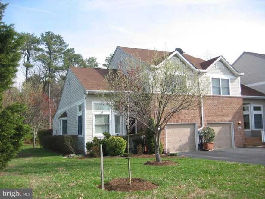 Beautiful, well maintained unit offers first floor master and updated kitchen.Sit in the sunroom and enjoy the privacy of the backyard as the unit has the pond next to it and backs to woods...enjoy all of the wildlife right in your backyard. Many new items in this house in the last five years including roof, washer and dryer, microwave, heat pump, hot water heater.  Nothing to do here but move in!
