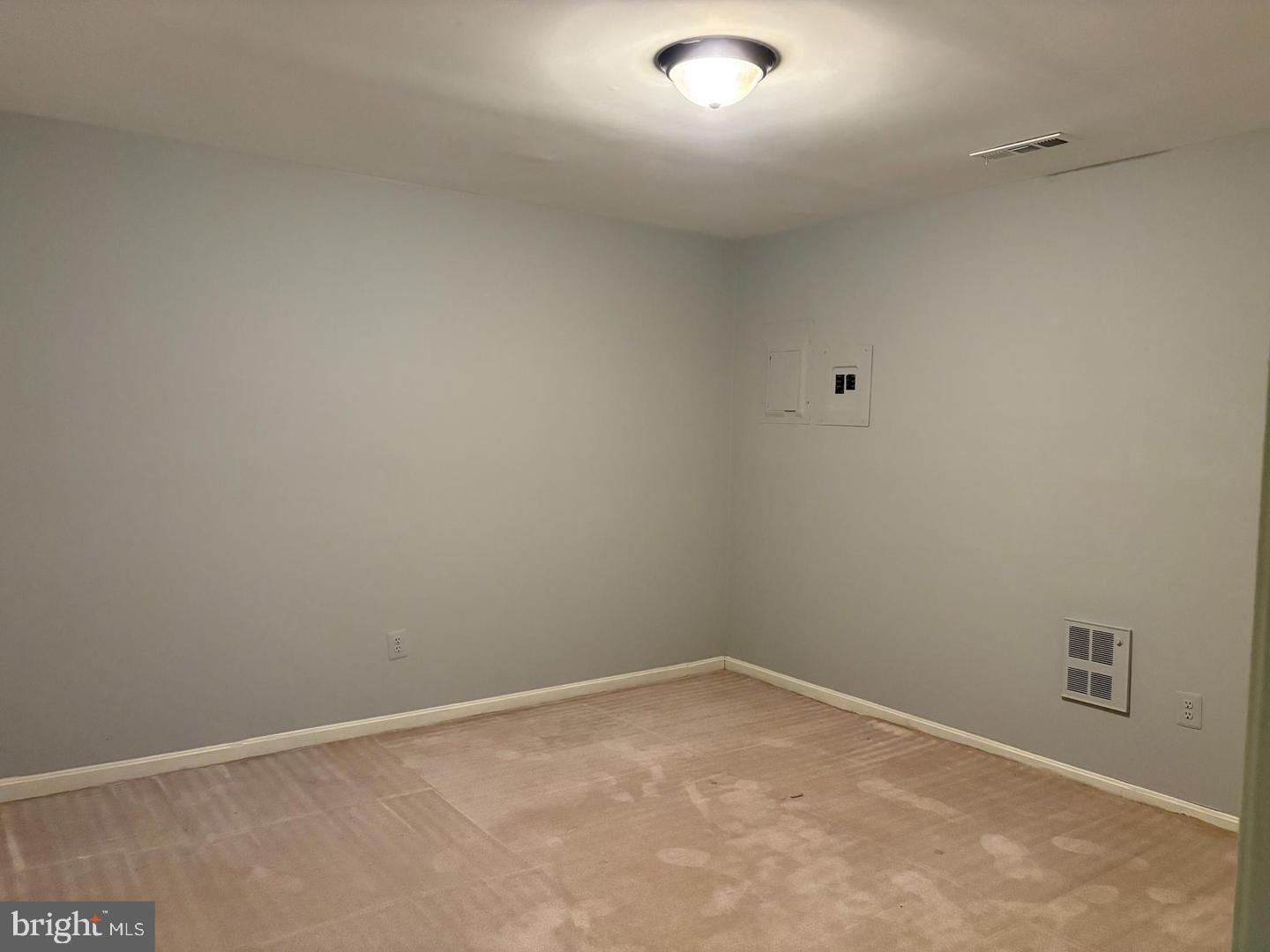 LOVETON FARMS - Residential Lease