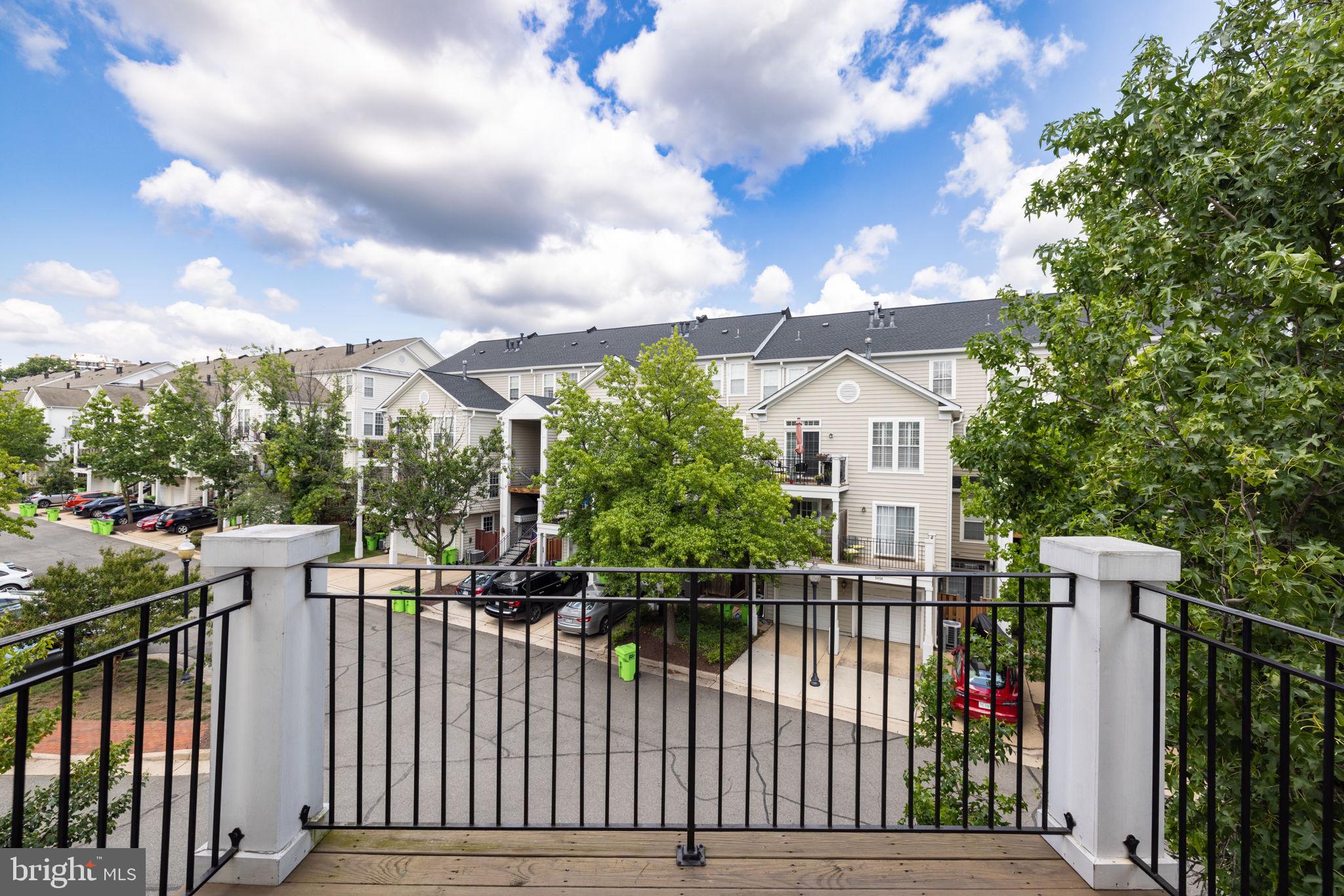 CAMERON STATION - Residential