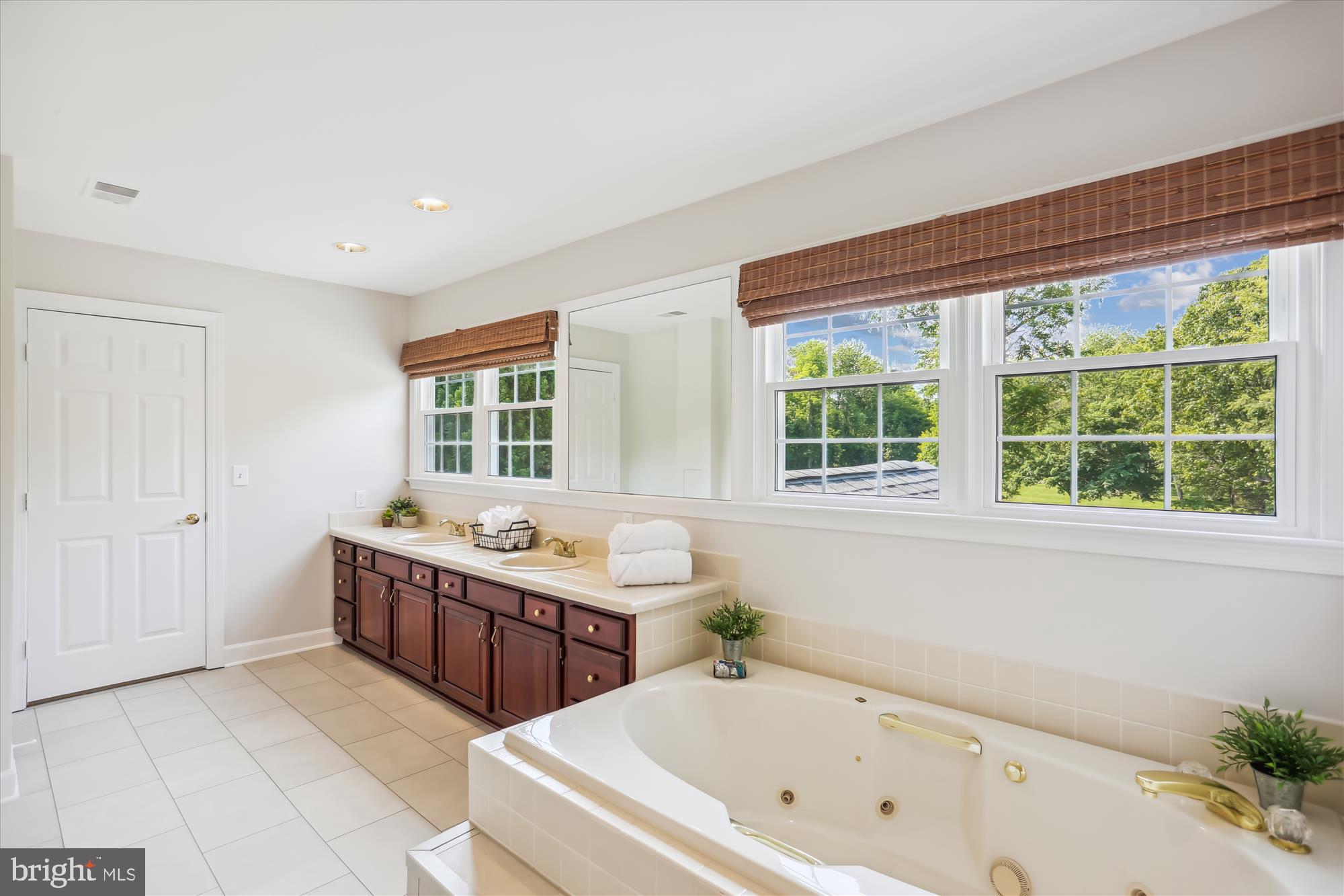 FOXLAIR ACRES - Residential