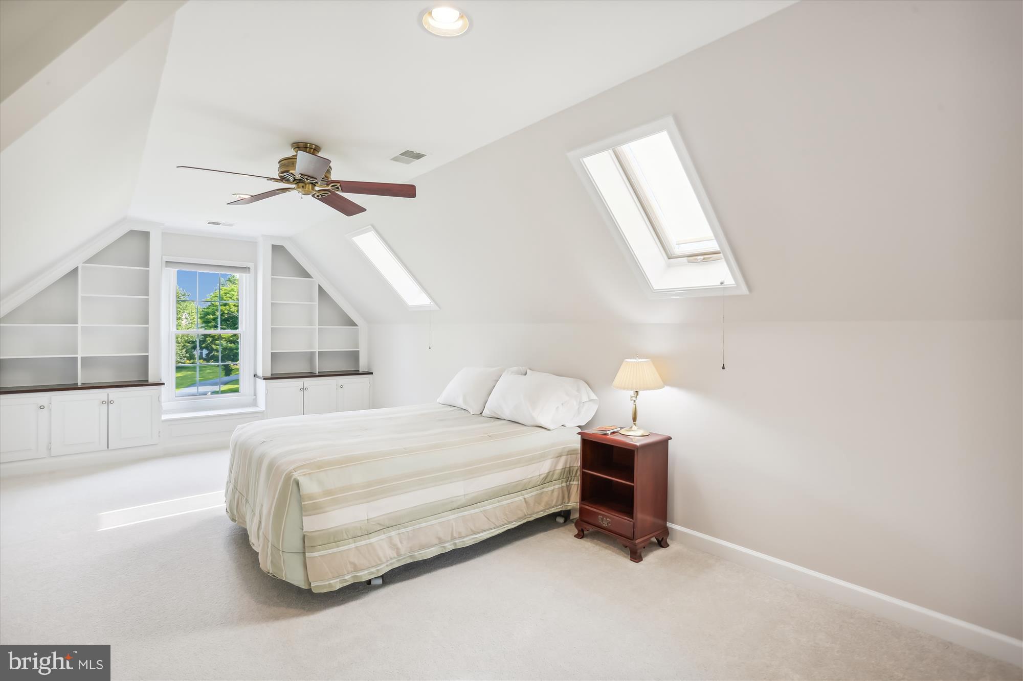 FOXLAIR ACRES - Residential