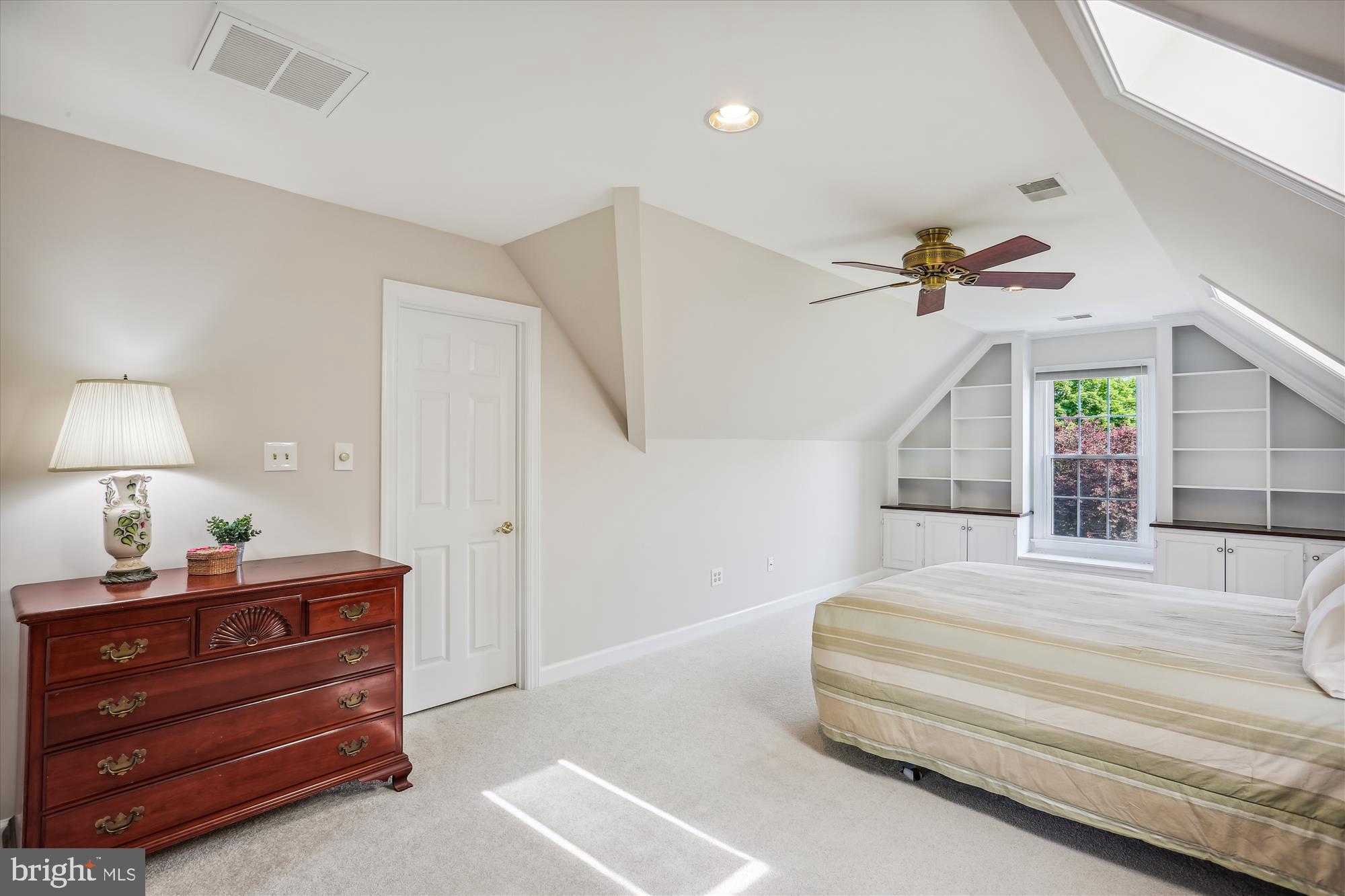 FOXLAIR ACRES - Residential