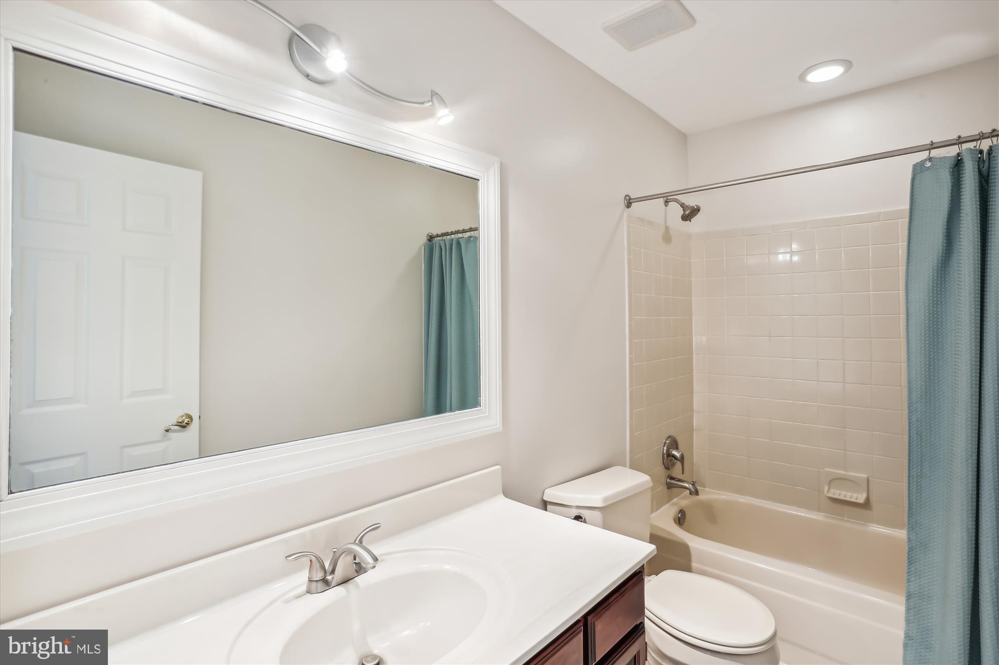 FOXLAIR ACRES - Residential