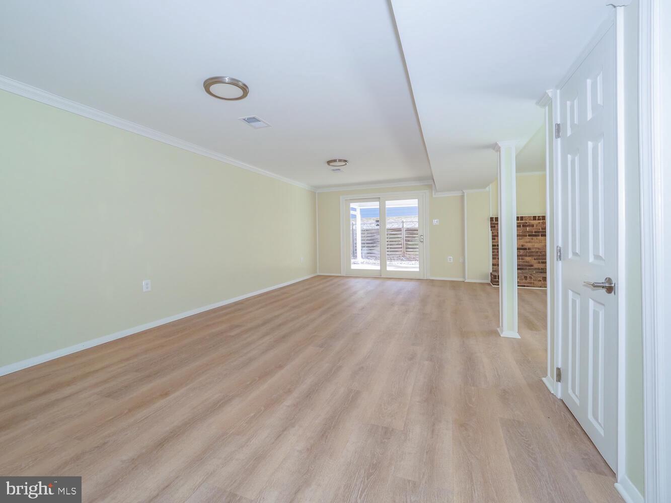 WILLIAMSBURG - Residential