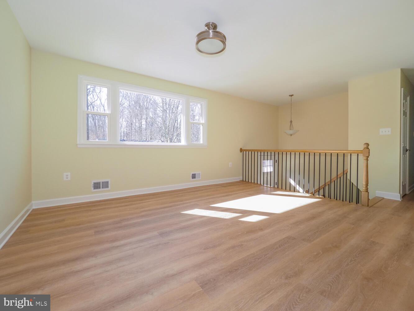 WILLIAMSBURG - Residential