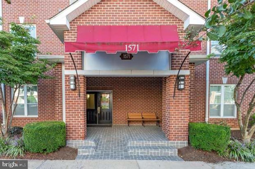 1 bedroom 1 bath with balcony. Large walk-in closet,  in unit full size washer and dryer.  Water utility and trash included.  Comes with 1 underground garage parking spot.  This is a gated community with an elevator, outdoor swimming pool, exercise room, meeting room, club house and guest parking. Minutes from Silver Line Metro, 495 and 66.  Across from Capital One Building and Wegmans. Available now.