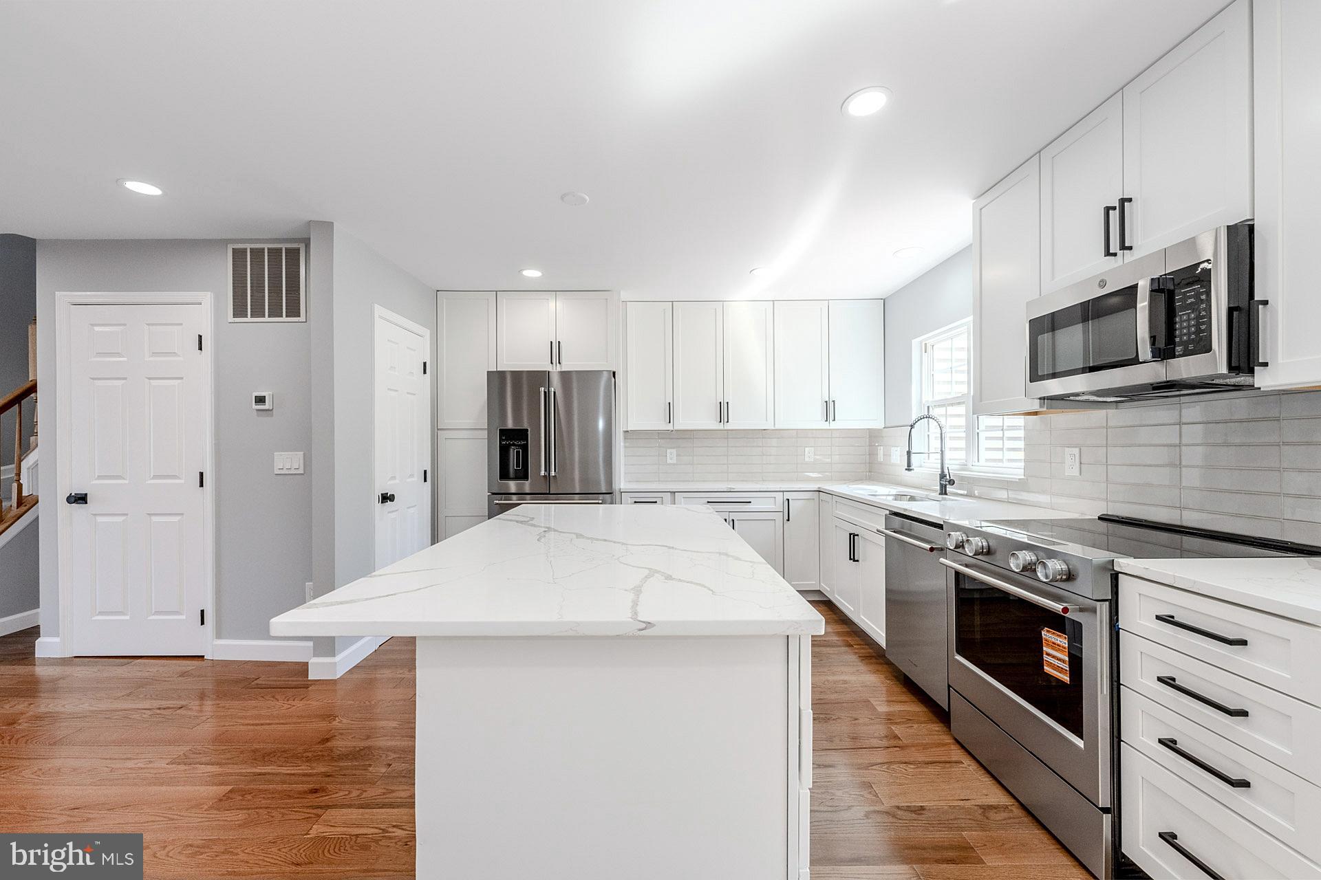 FOXBOROUGH - Residential