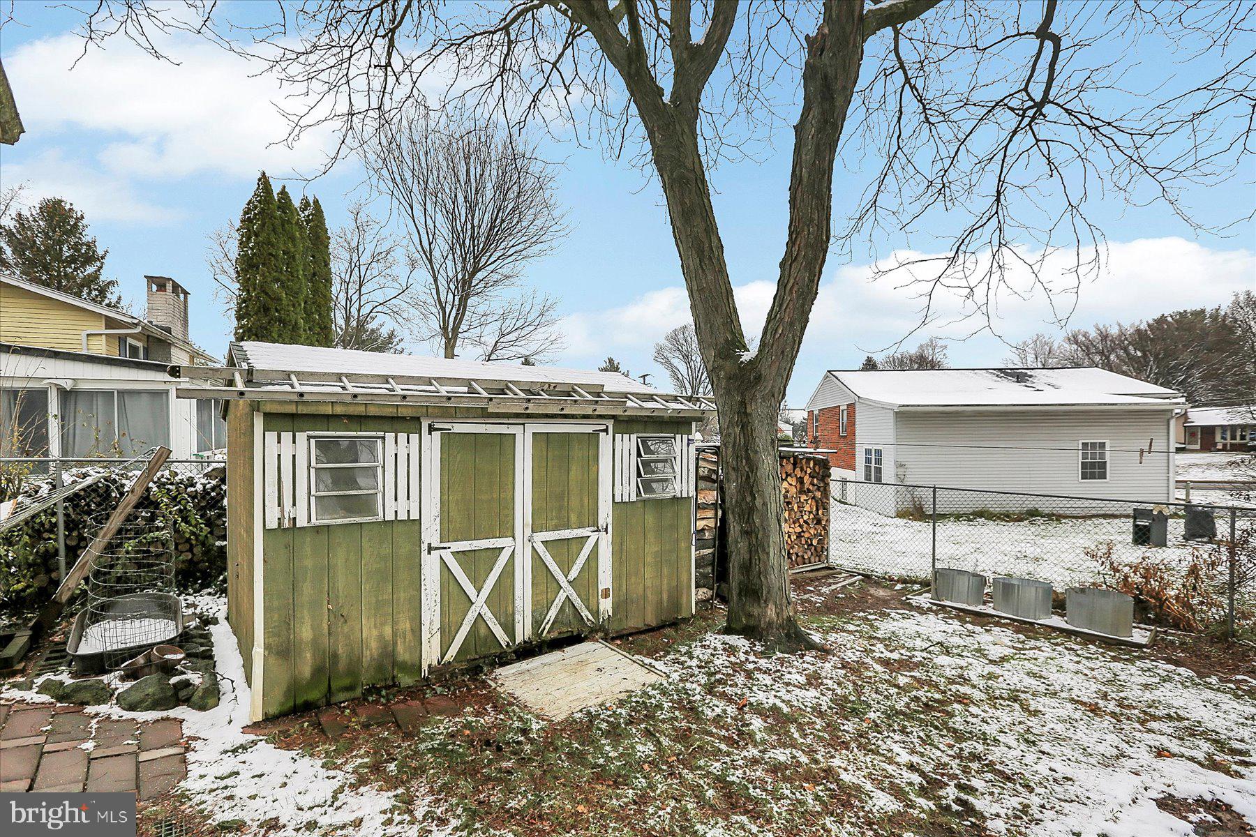 HENRY HOUCK LANE AREA - Residential